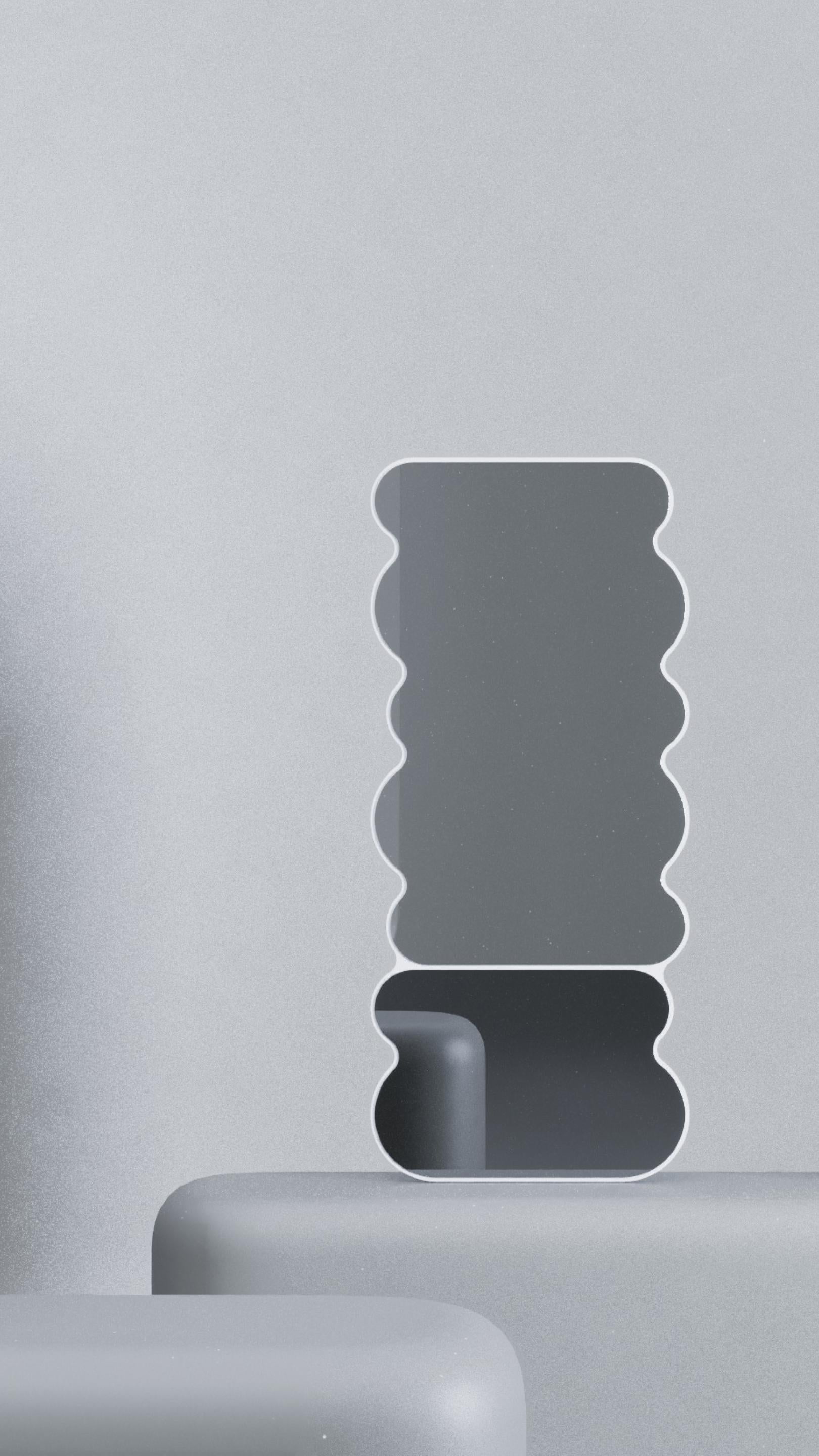 Miroir contemporain 'Pancakes H5+2' par Oitoproducts, cadre bleu en vente 1