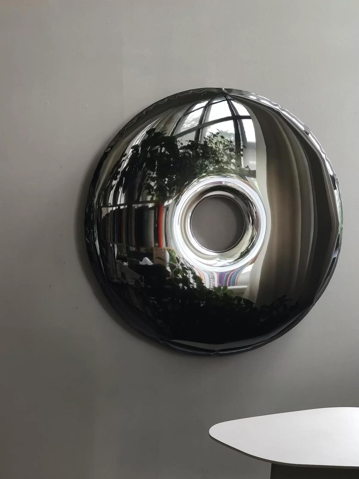 Organique Miroir contemporain 'Rondo 120', finition Dark Matter, par Zieta en vente
