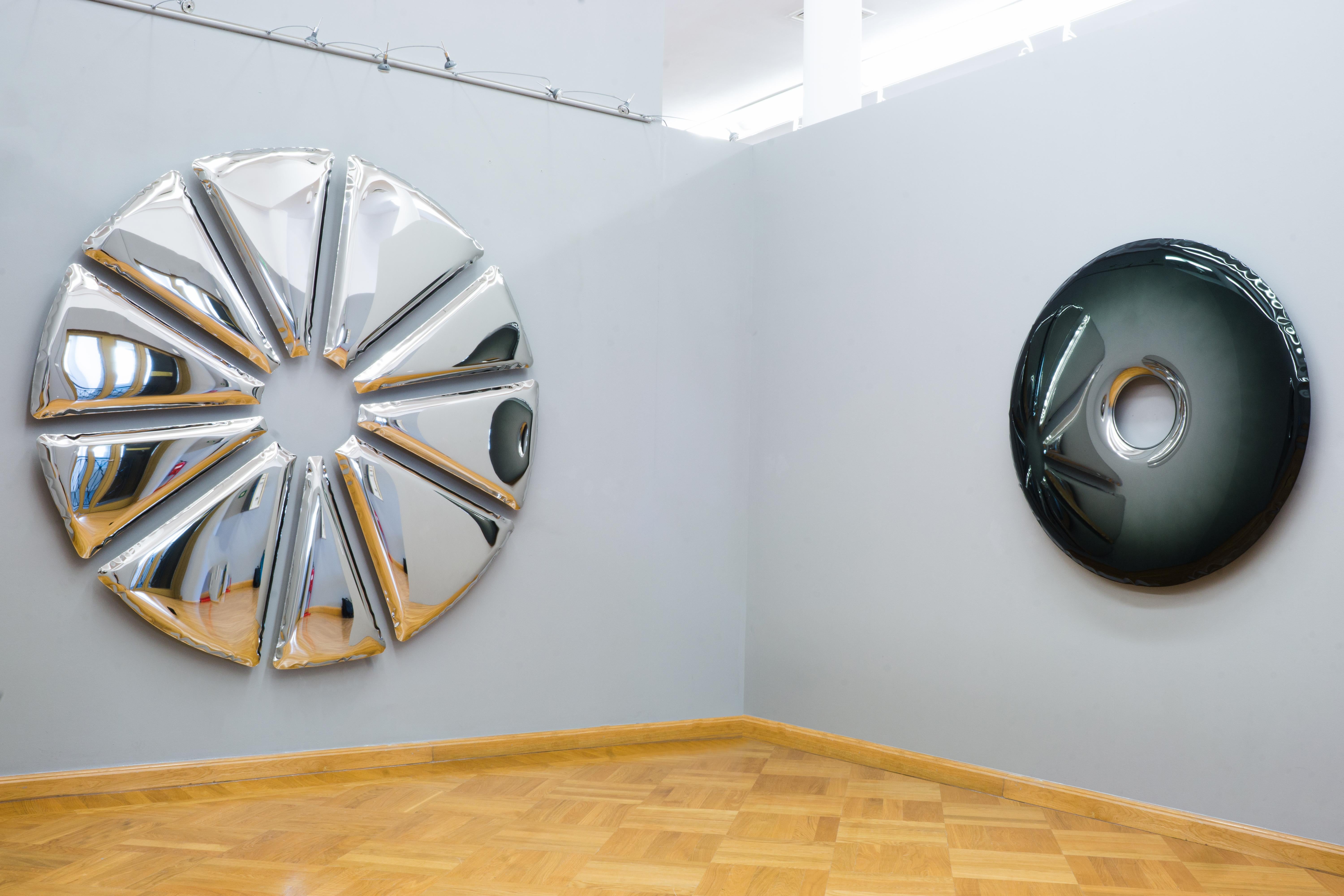 Miroir contemporain 'Rondo 120', finition Dark Matter, par Zieta Neuf - En vente à Paris, IDF