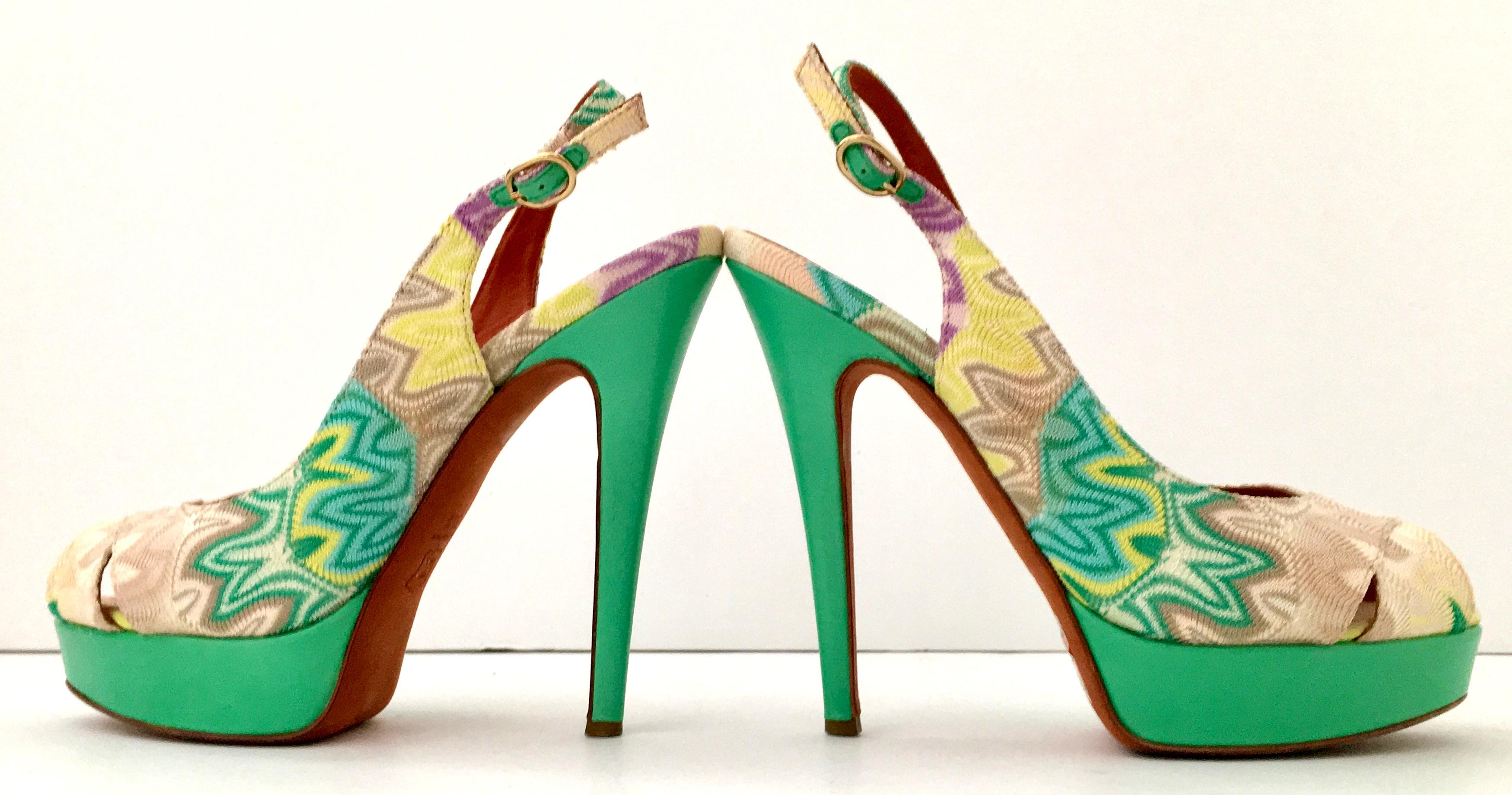 Contemporary Missoni Chevron Peep Toe Platform Shoes, Size 8.5  In Excellent Condition For Sale In West Palm Beach, FL