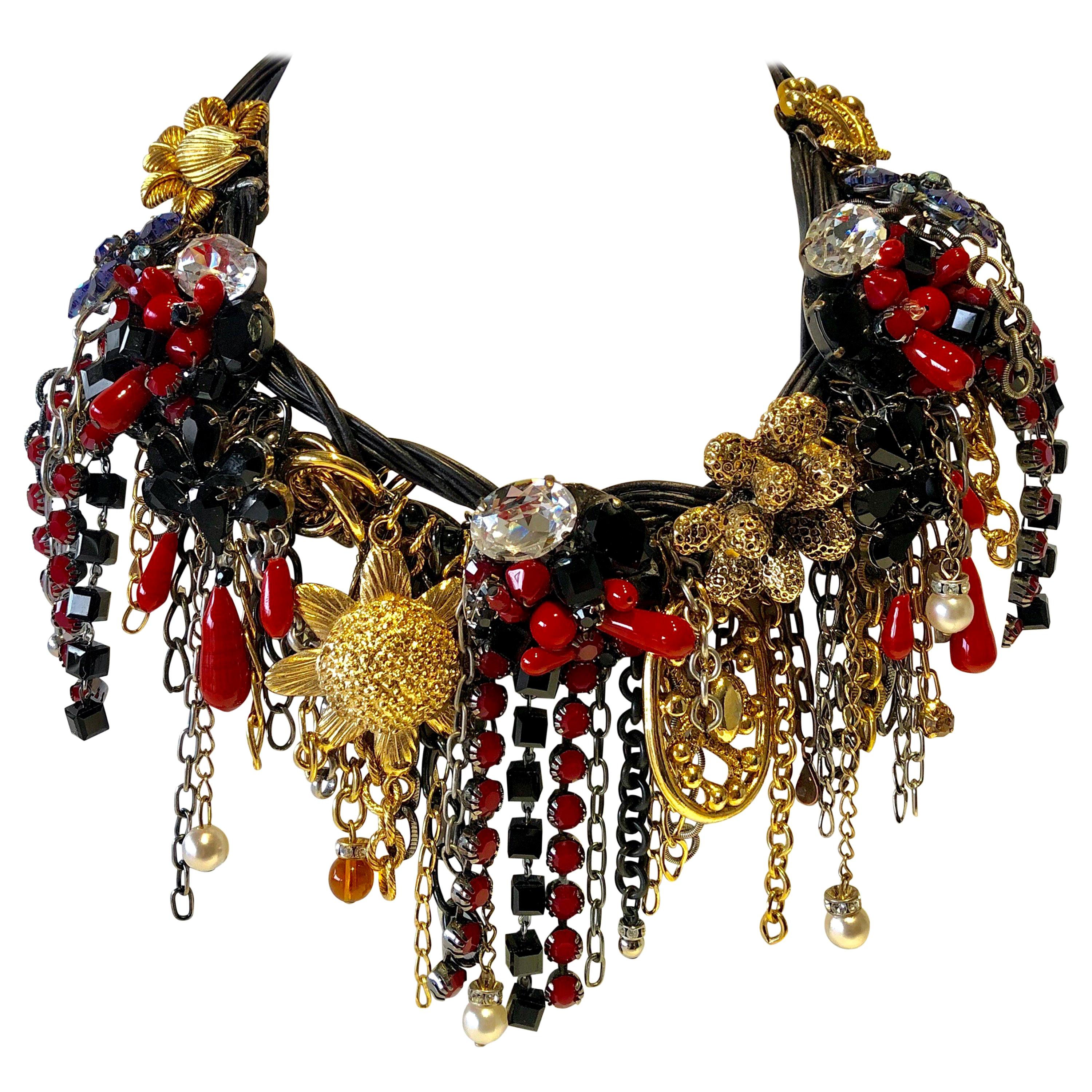 Zeitgenössische Statement-Halskette mit Fransen aus Metall und Leder „Collier“