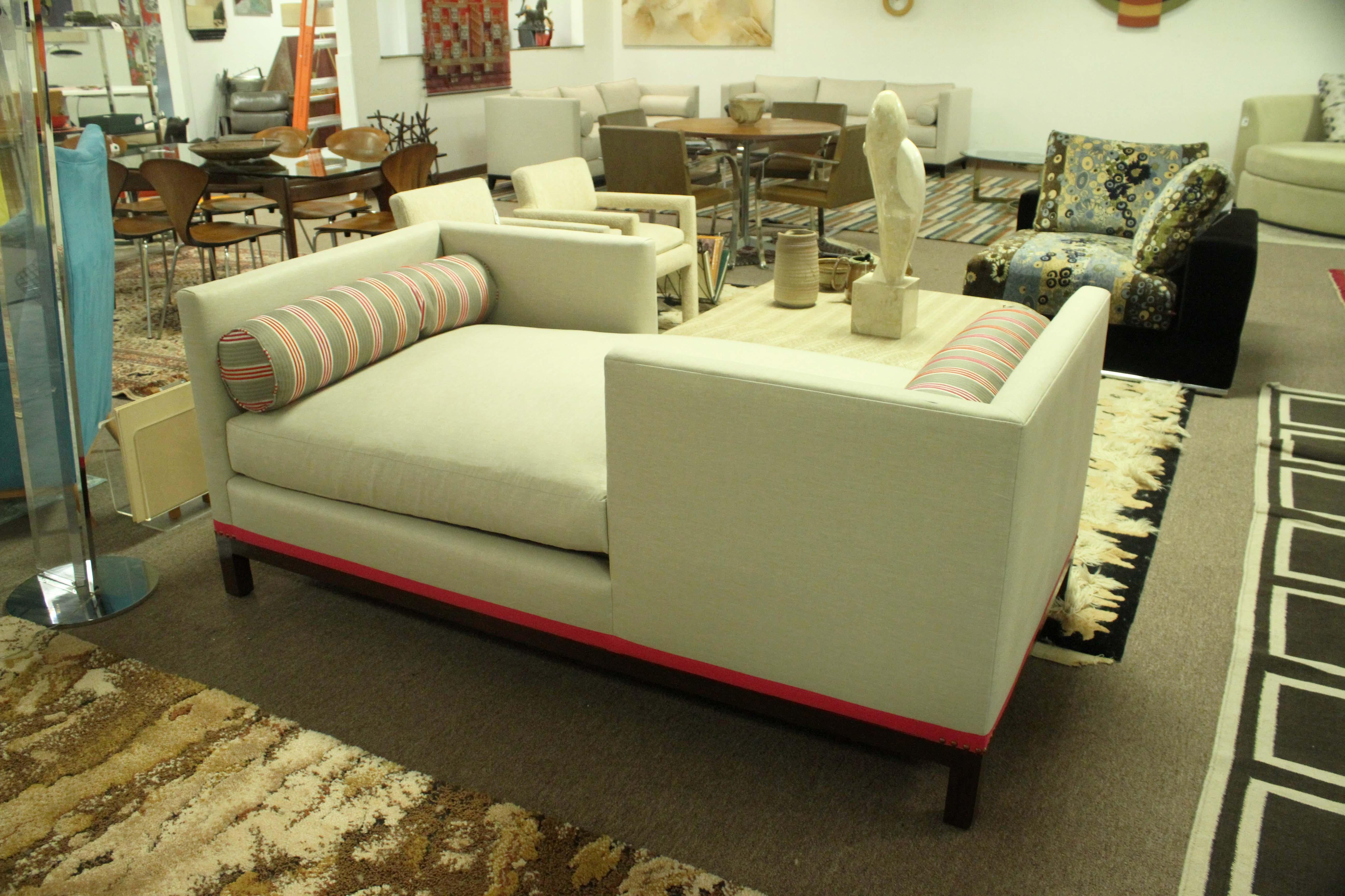 This luxurious A. Rudin Custom made Tete A Tete #2725 is the perfect addition to any living space. Crafted from the finest materials and featuring a striking hot pink and gold accent design, this piece will be the centerpiece of any room. The