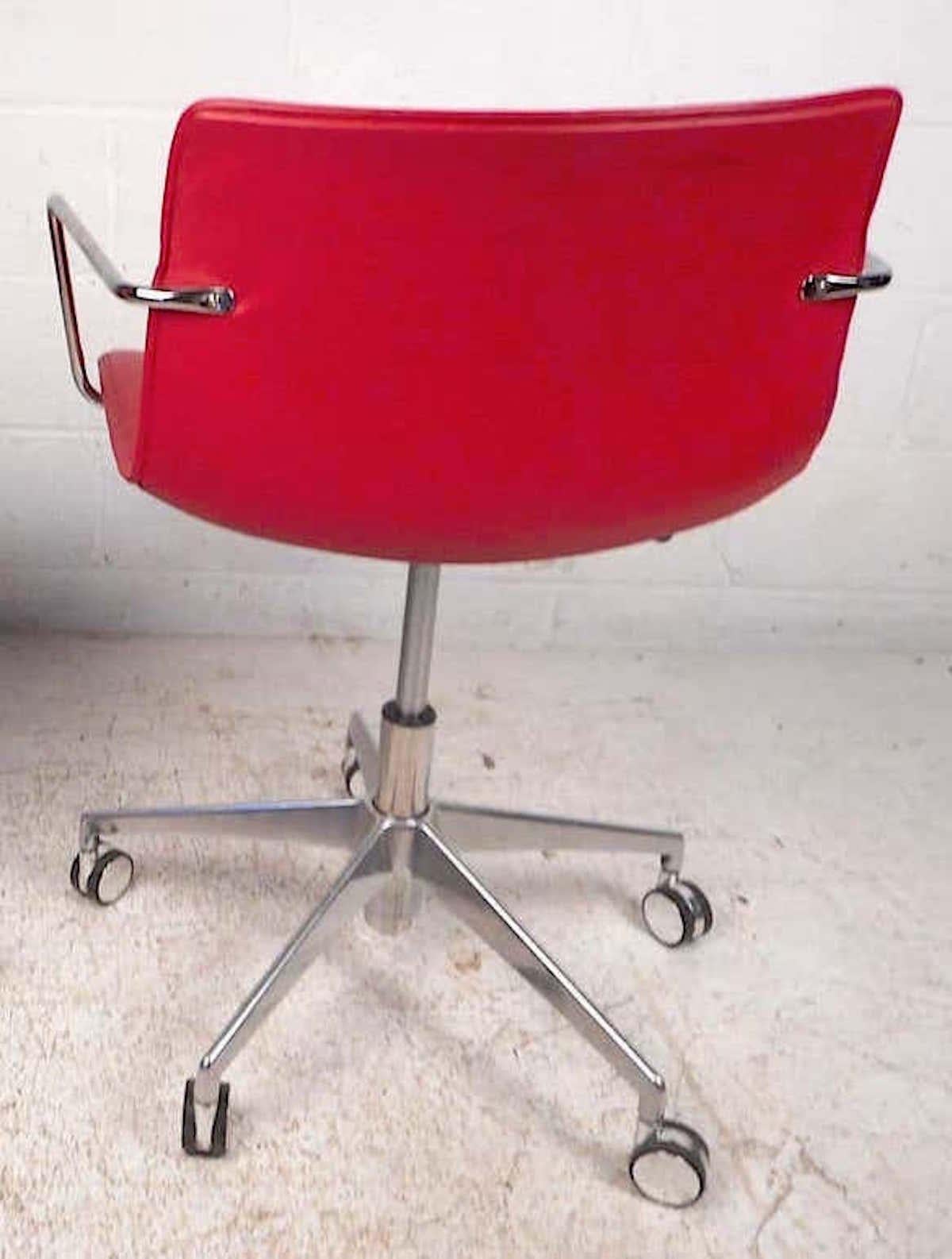20th Century Contemporary Modern Adjustable Swivel Chair For Sale