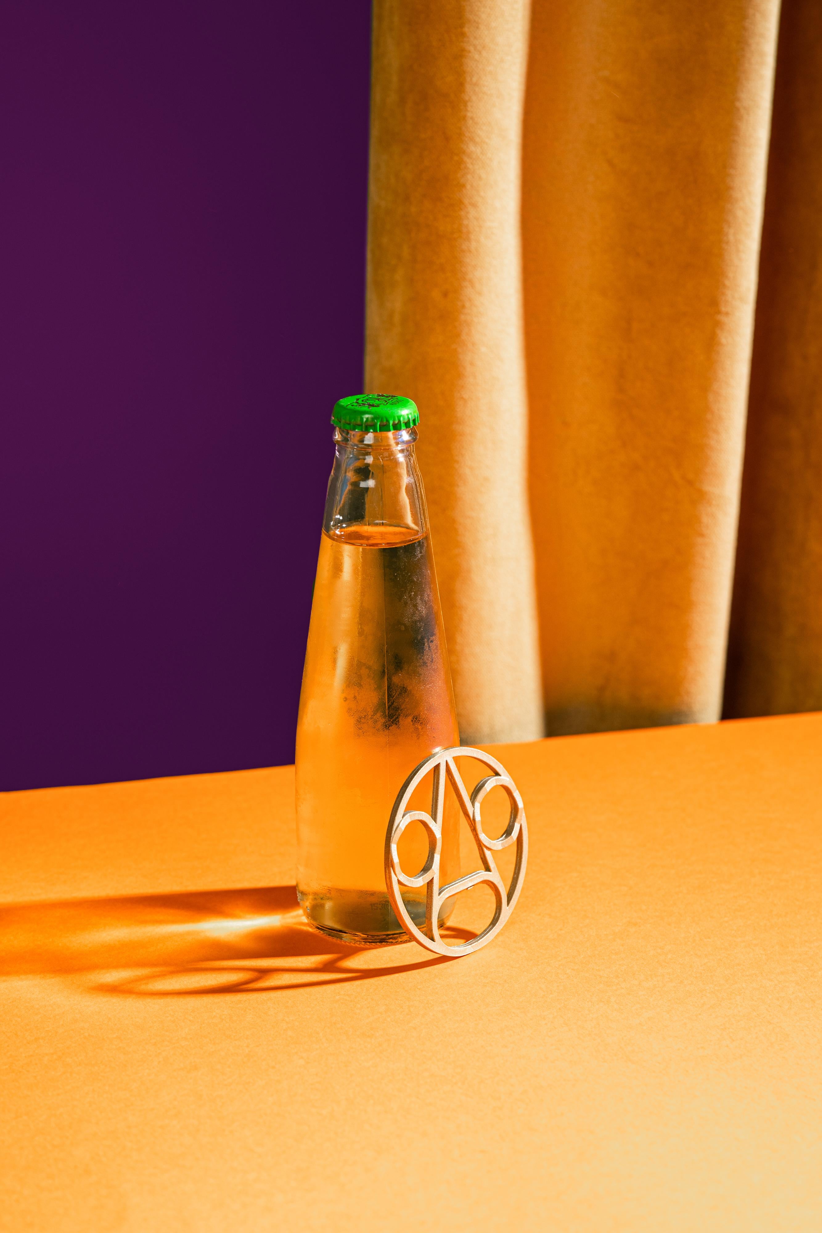 Turc Ouvre-bouteille en laiton moulé Ali, moderne et contemporain en vente