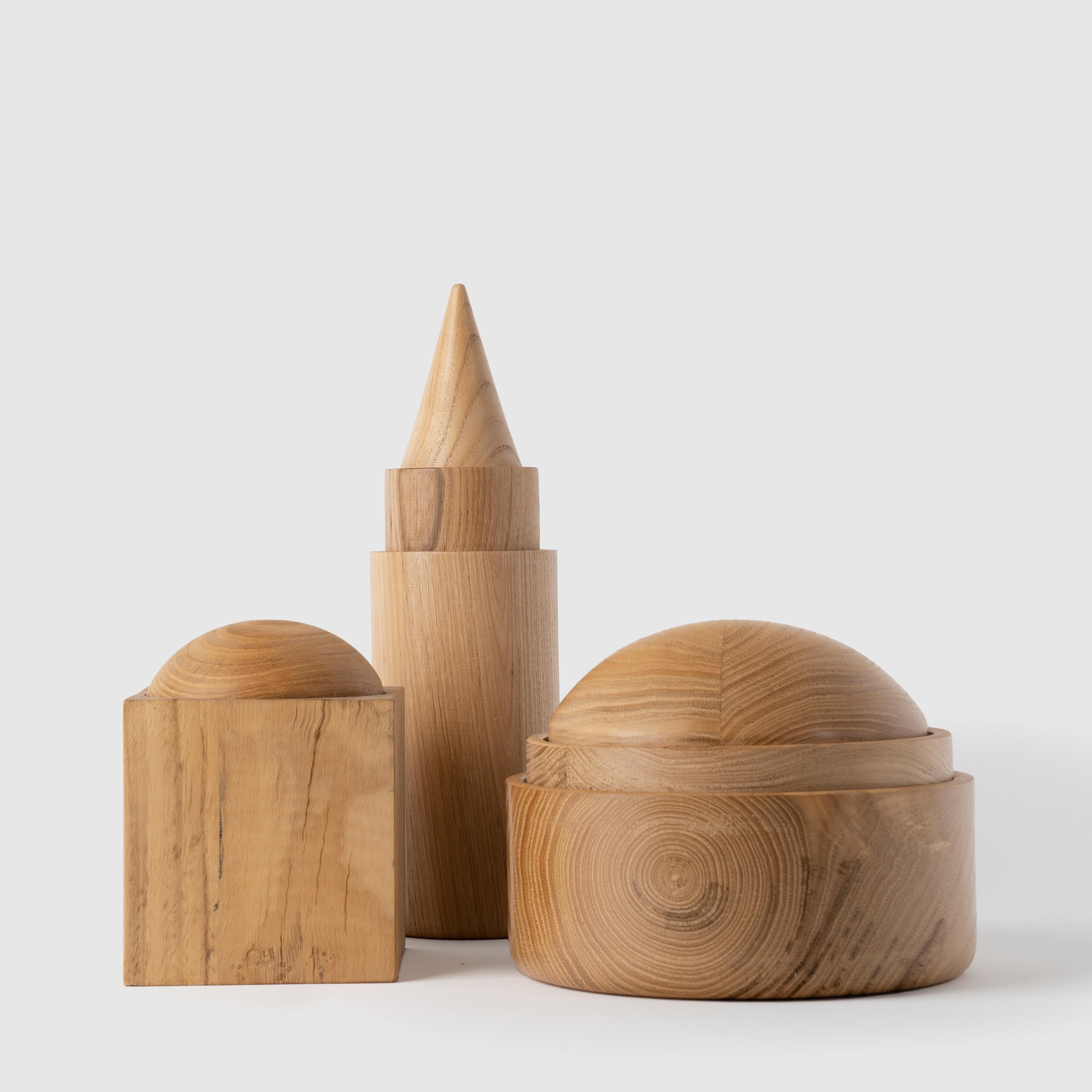 Tourné Boîte en bois de châtaignier Aya, moderne et contemporaine, 2 pièces en vente