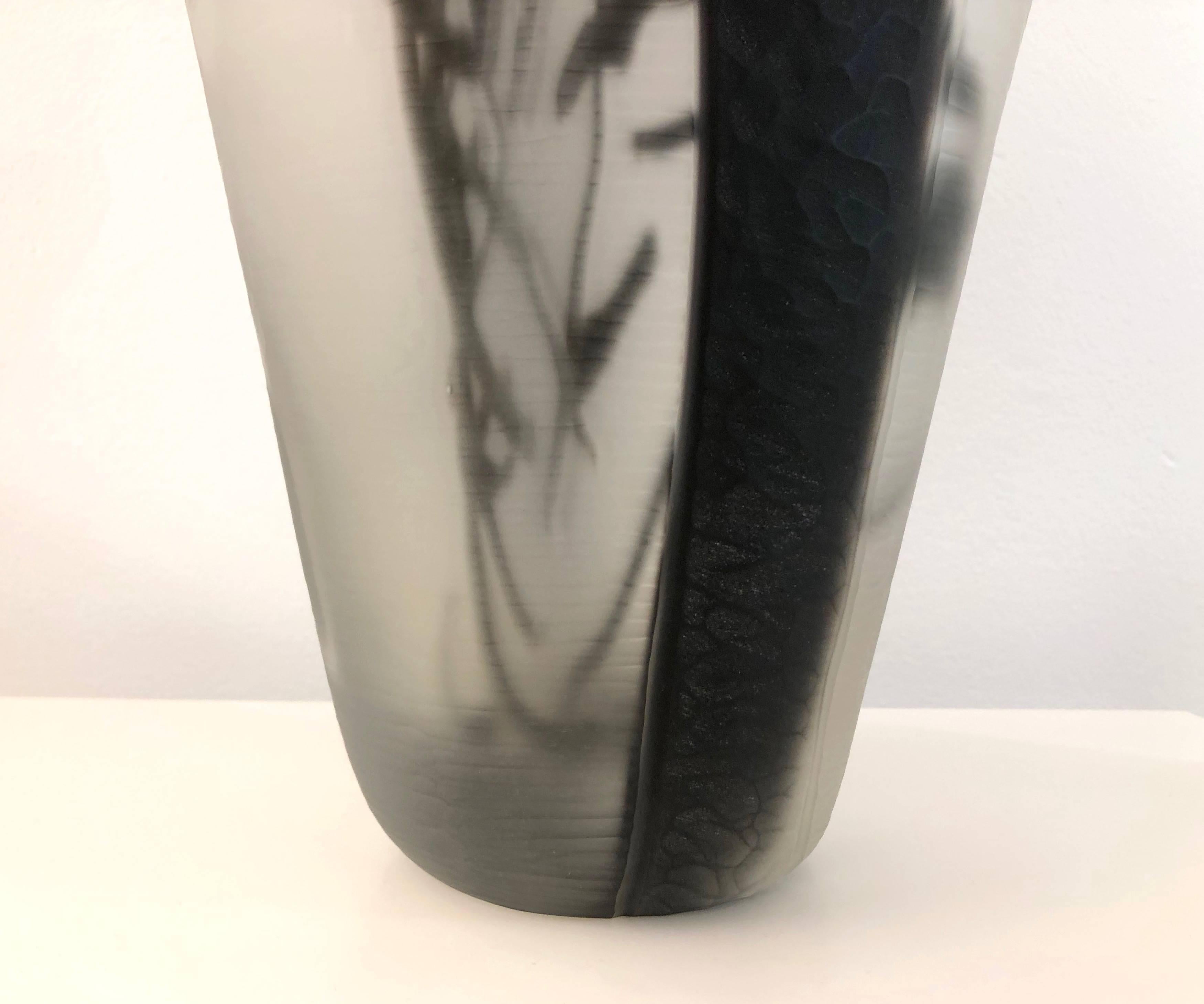 Contemporary Modern Black White and Crystal Clear Murano Glass Sculptural Vase 3