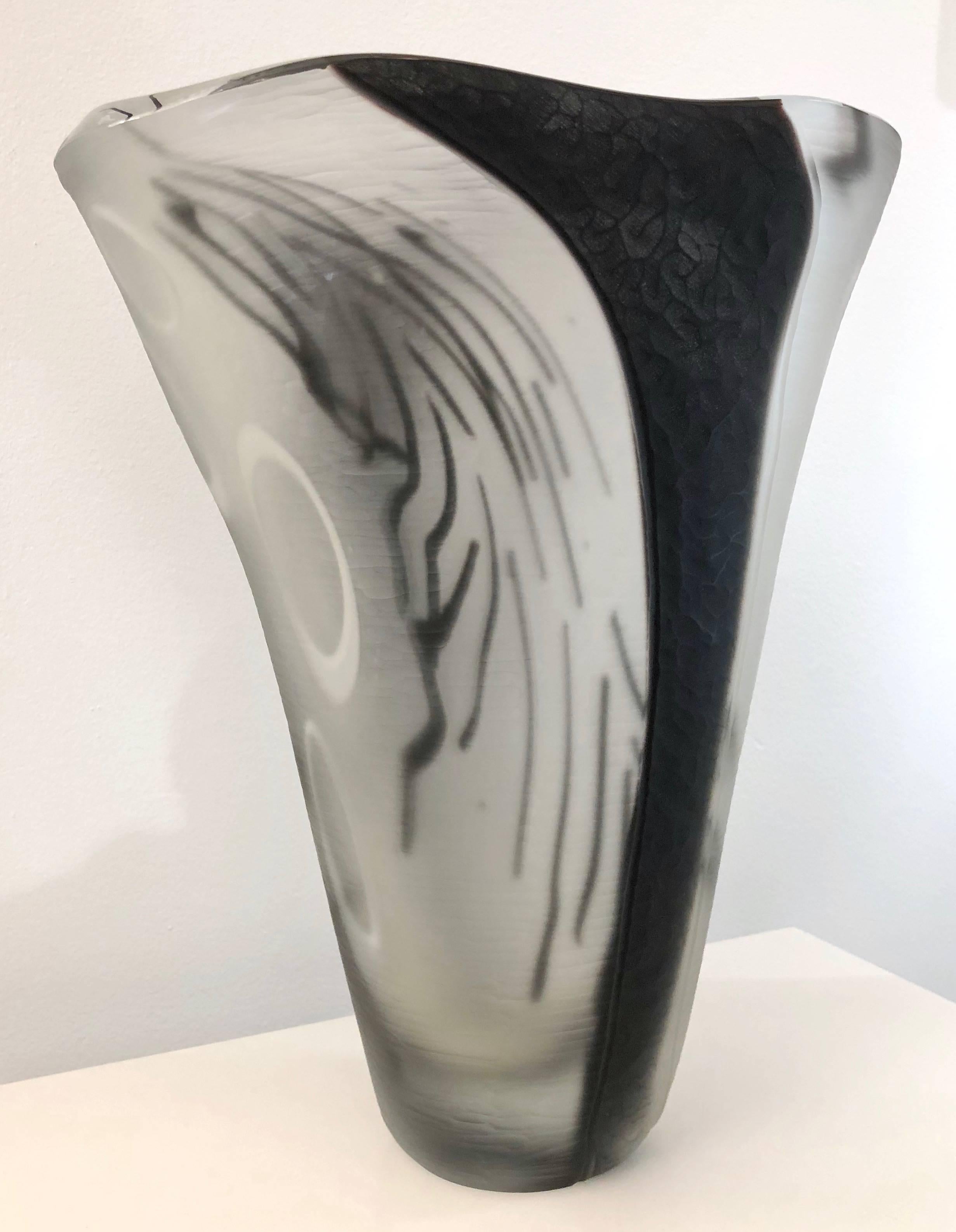 Contemporary Modern Black White and Crystal Clear Murano Glass Sculptural Vase 8