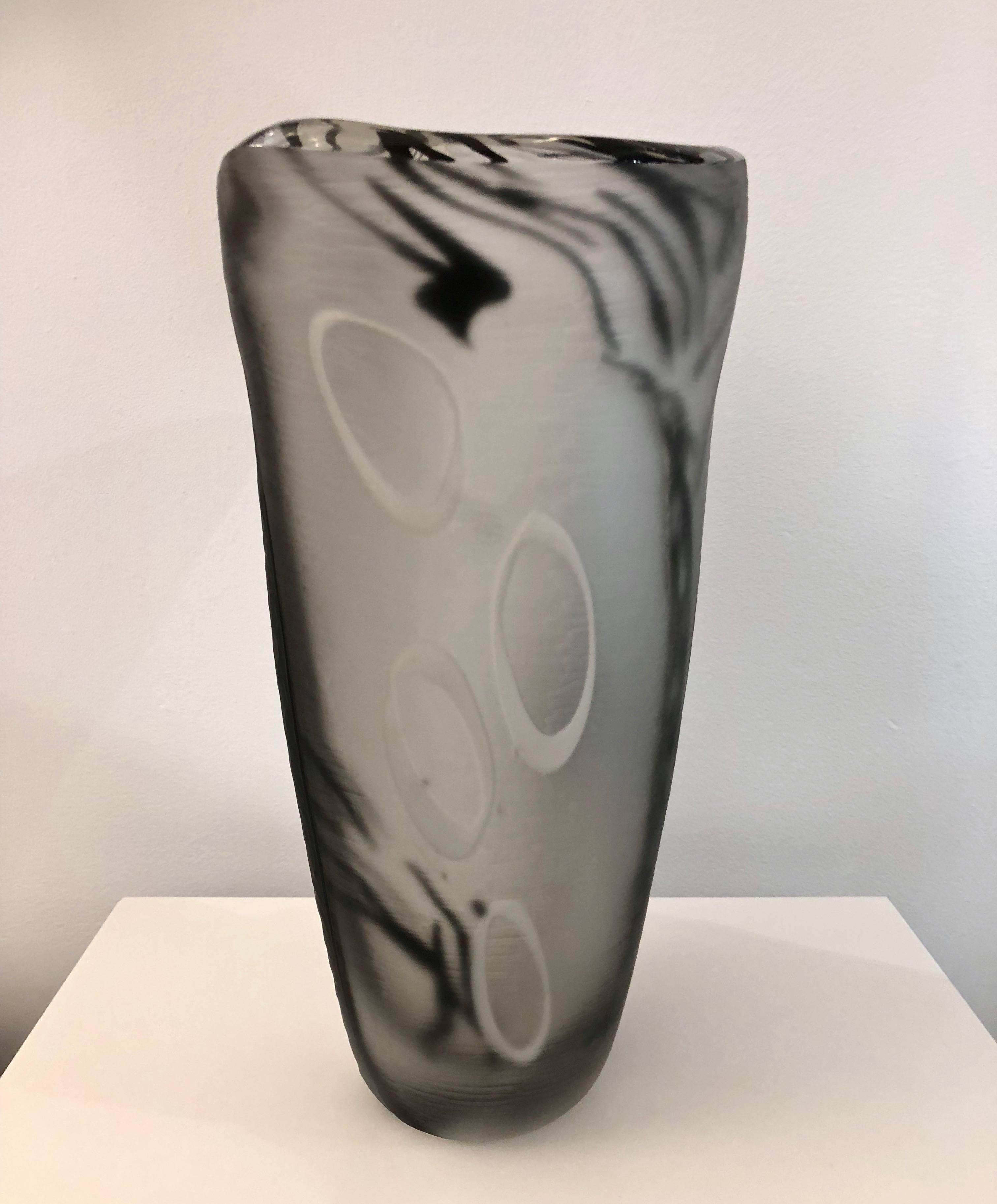 Contemporary Modern Black White and Crystal Clear Murano Glass Sculptural Vase 9