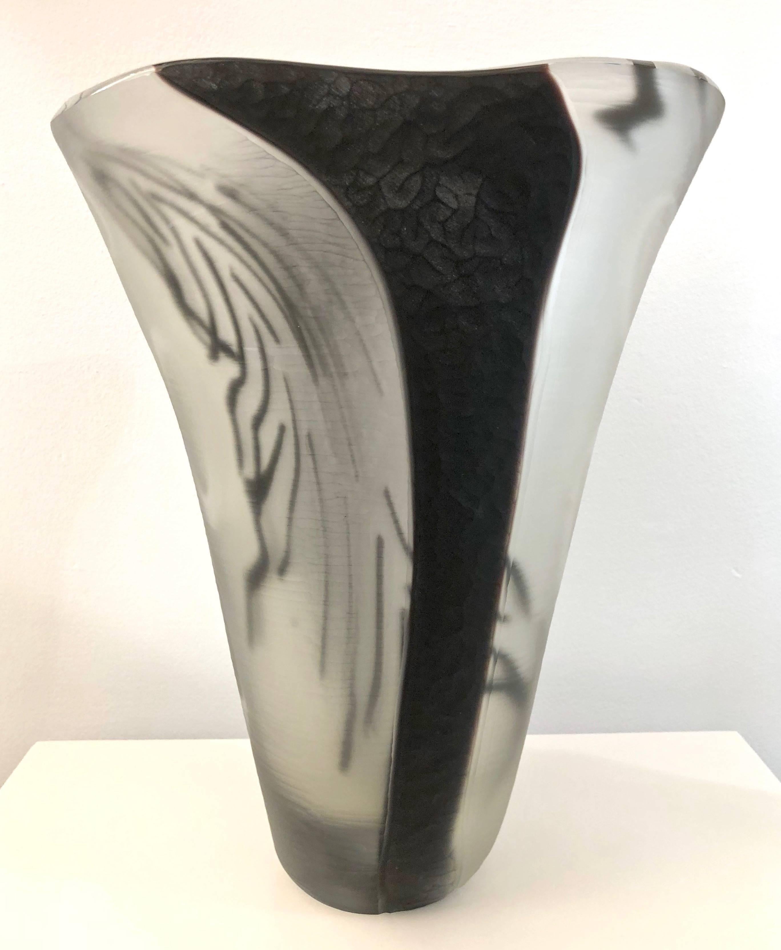 Monumental Contemporary Italian Art Glass vase, one of a kind Work of Art signed by Davide Donà. The mouth blown execution is extraordinary considering the important size and weight. The difficult to achieve decoration is realized with an overlaid