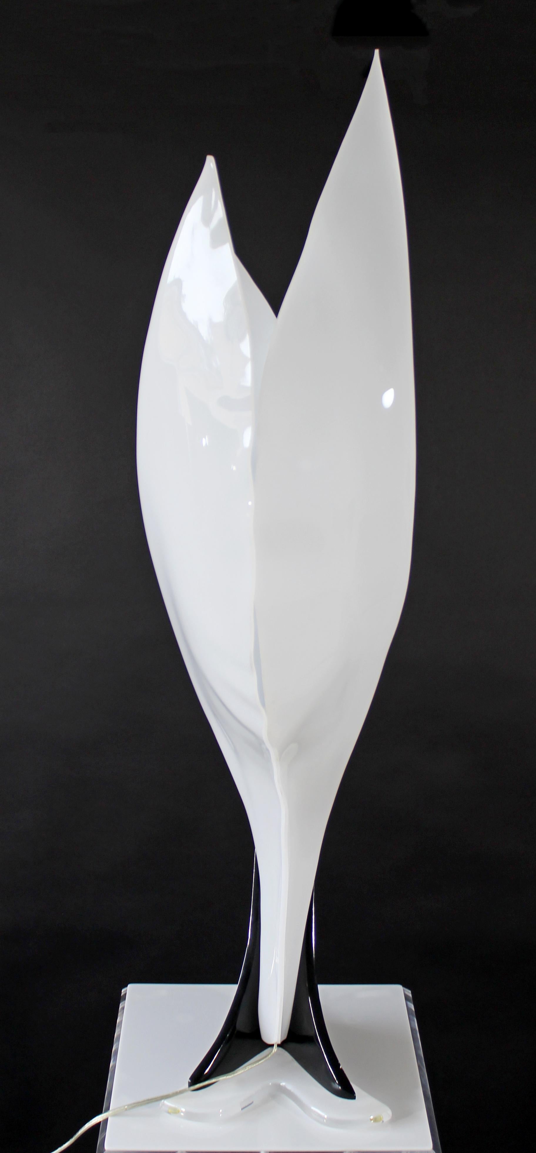 Contemporary Modern Black & White Rougier Style Table Lamp 1980s Acrylic Flower 2
