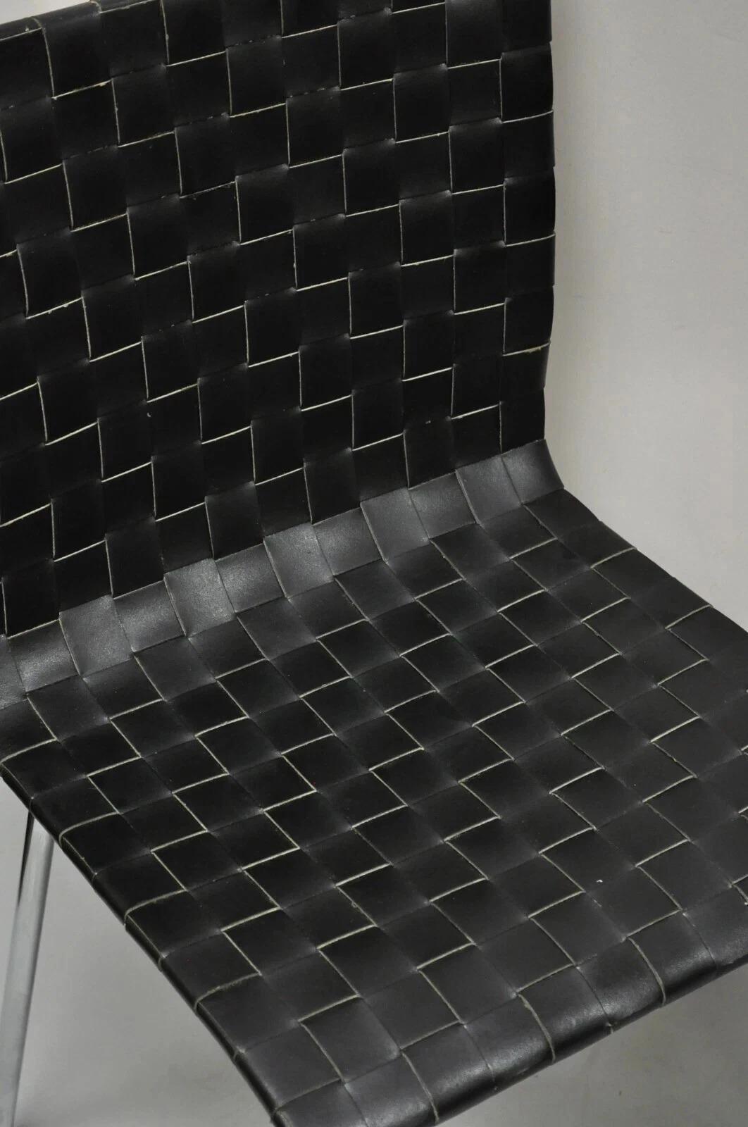 Sillas de Comedor Modernas Contemporáneas de Cuero Negro Tejido y Estructura Cromada - Juego de 4 en Bueno estado para la venta en Philadelphia, PA