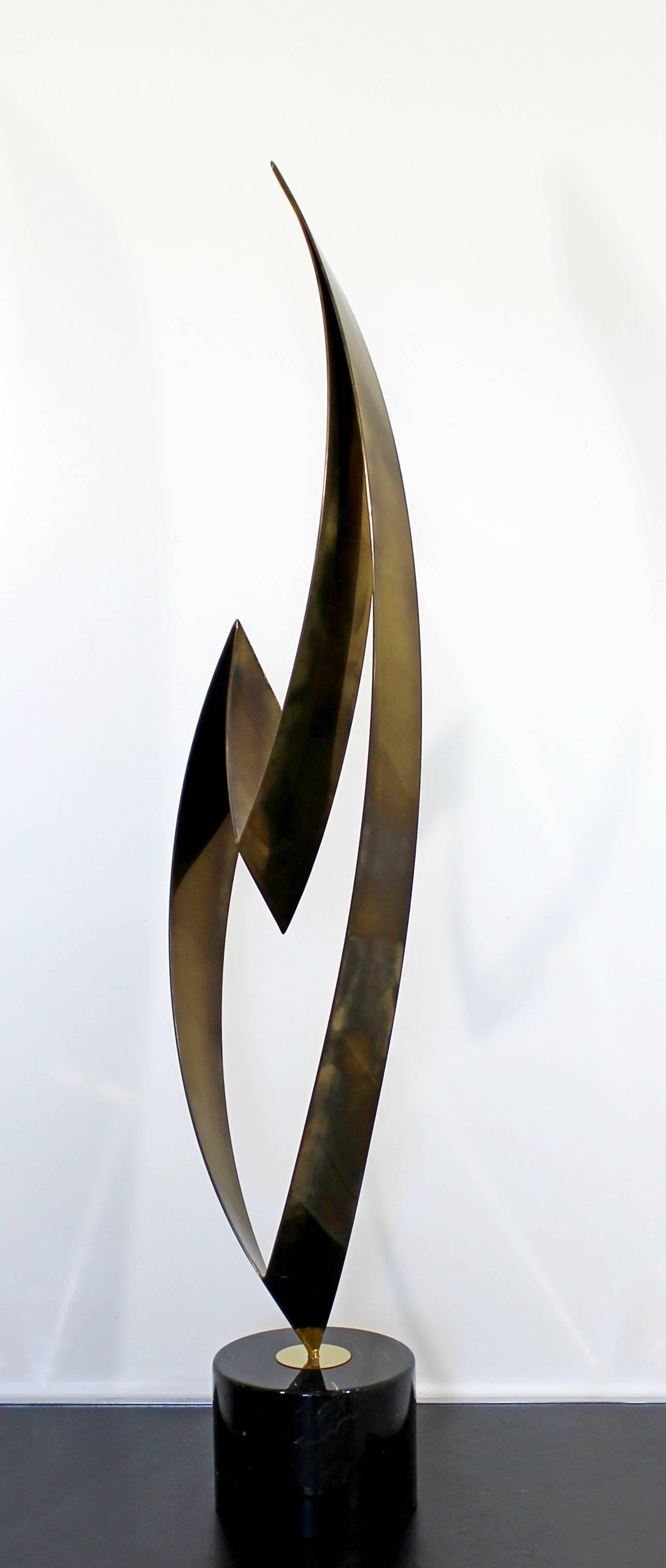 Contemporary Modern Brass Ribbon Heart on Marble Table Sculpture C. Jere, 1980s In Good Condition In Keego Harbor, MI