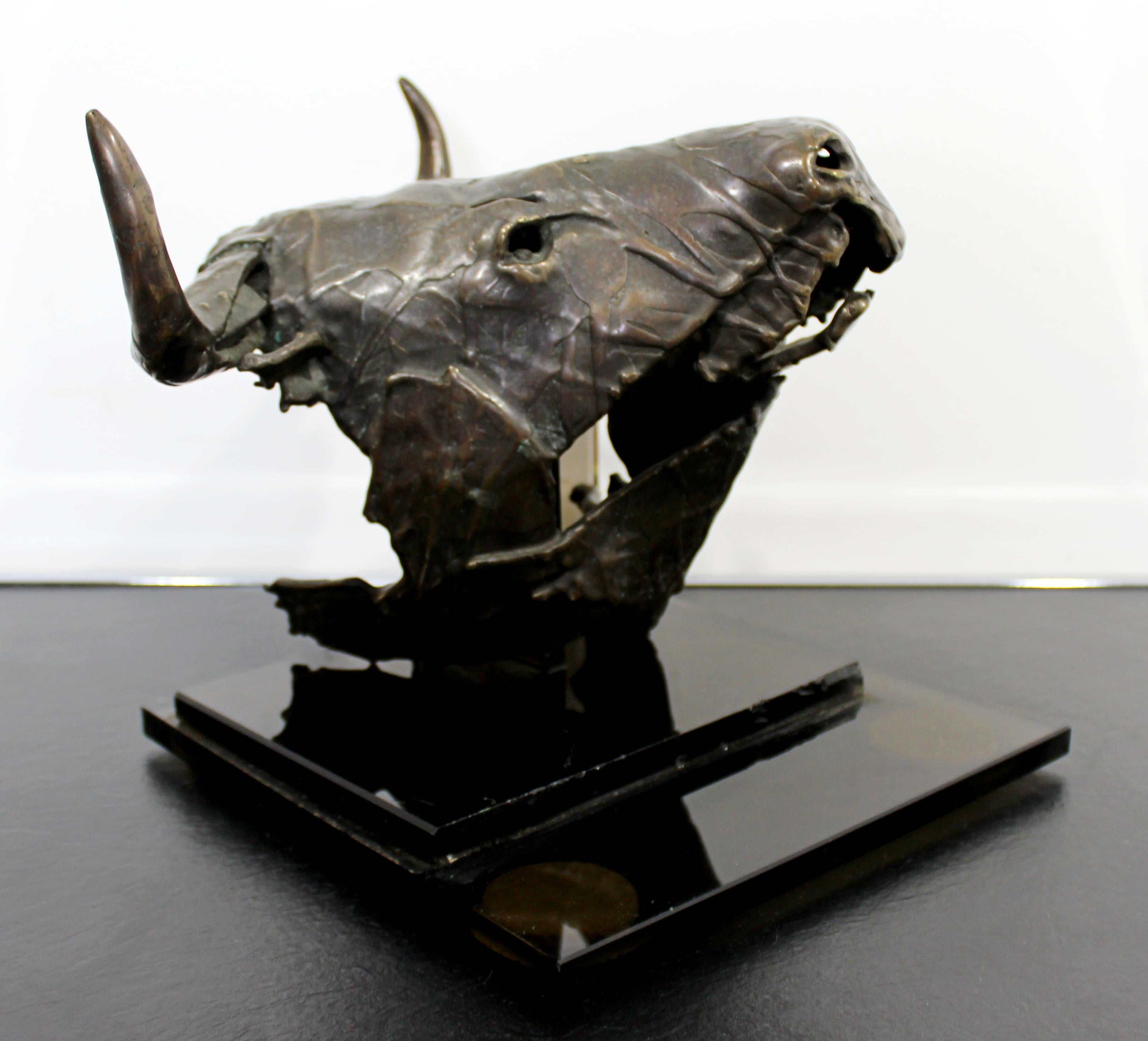 Contemporary Modern Bronze Steer Table Sculpture Signed Gordon Hipp Dated 1990s For Sale 5