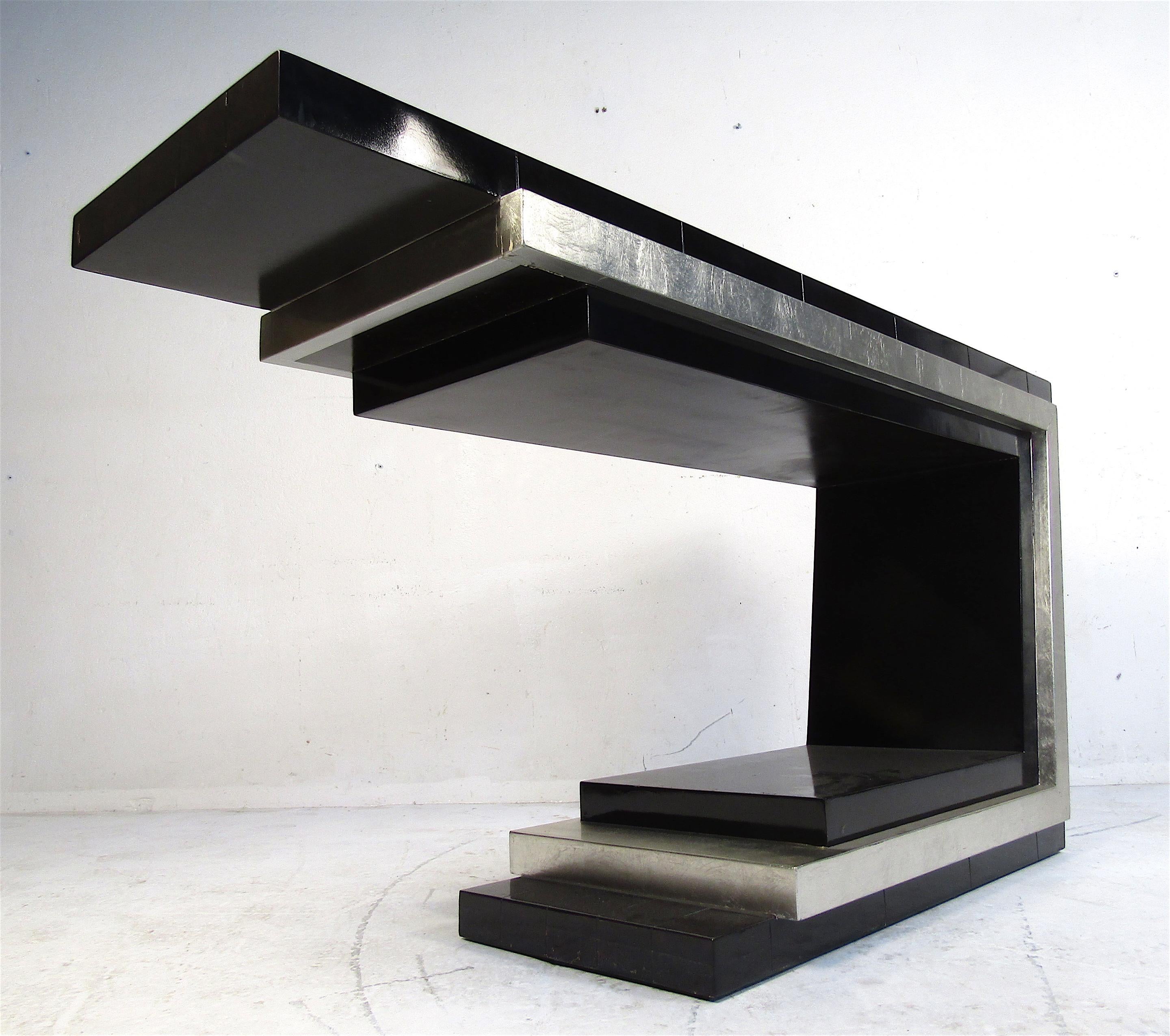 Mid-Century Modern Contemporary Modern Cantilever Hall Table For Sale