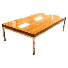 Table basse contemporaine moderne à base chromée en placage de bois de noyer laqué