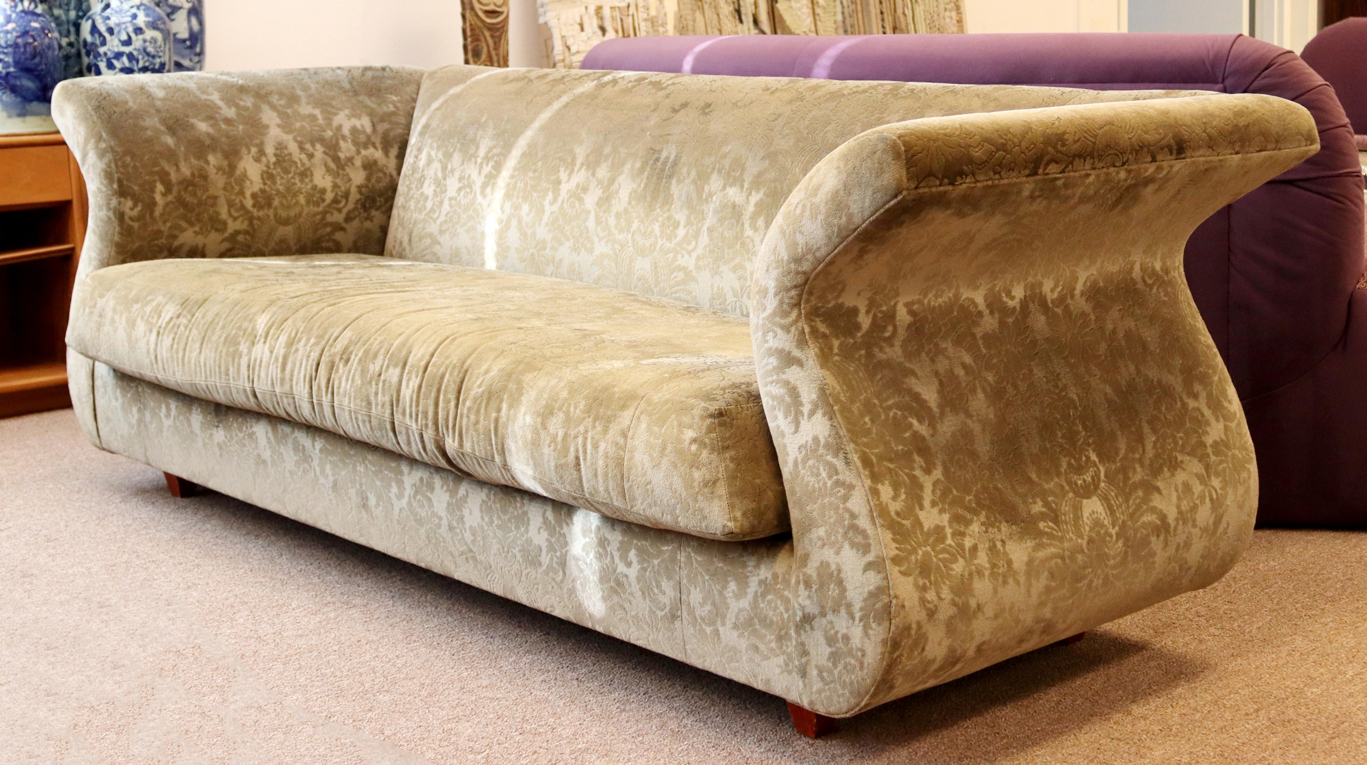For your consideration is a fantastic sofa, with a floral beige velvet upholstery, in the gondola style, by Dialogica. In very good condition. The dimensions are 83