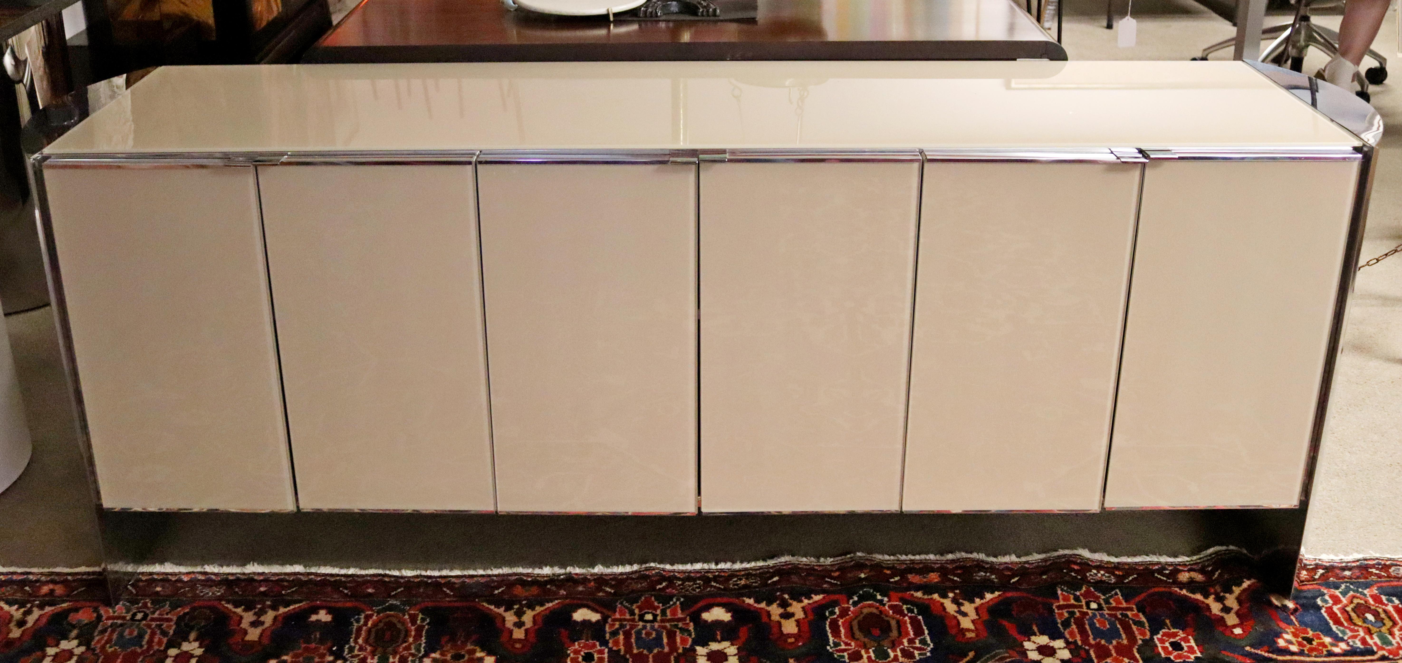 Contemporary Modern Ello Mirrored Glass & Curved Chrome Credenza Sideboard 1980s In Good Condition In Keego Harbor, MI