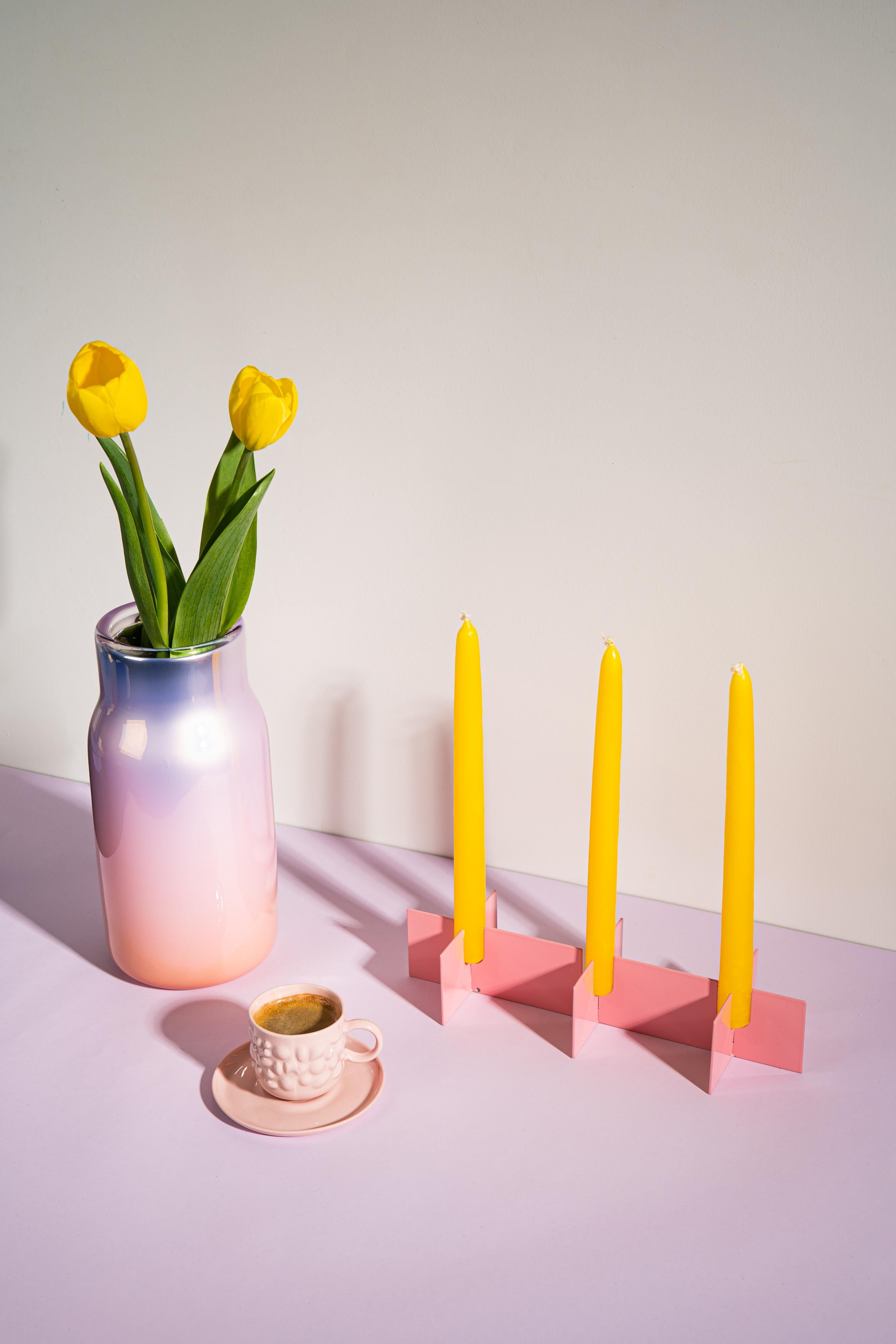 Poudré Porte-bougies trois bougies Esnaf moderne contemporain rose en vente
