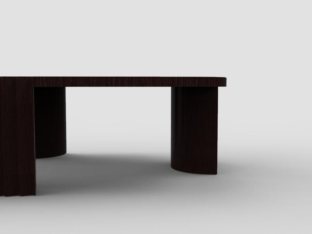 Moderne Table basse contemporaine et moderne Caravel en chêne foncé par Collector en vente