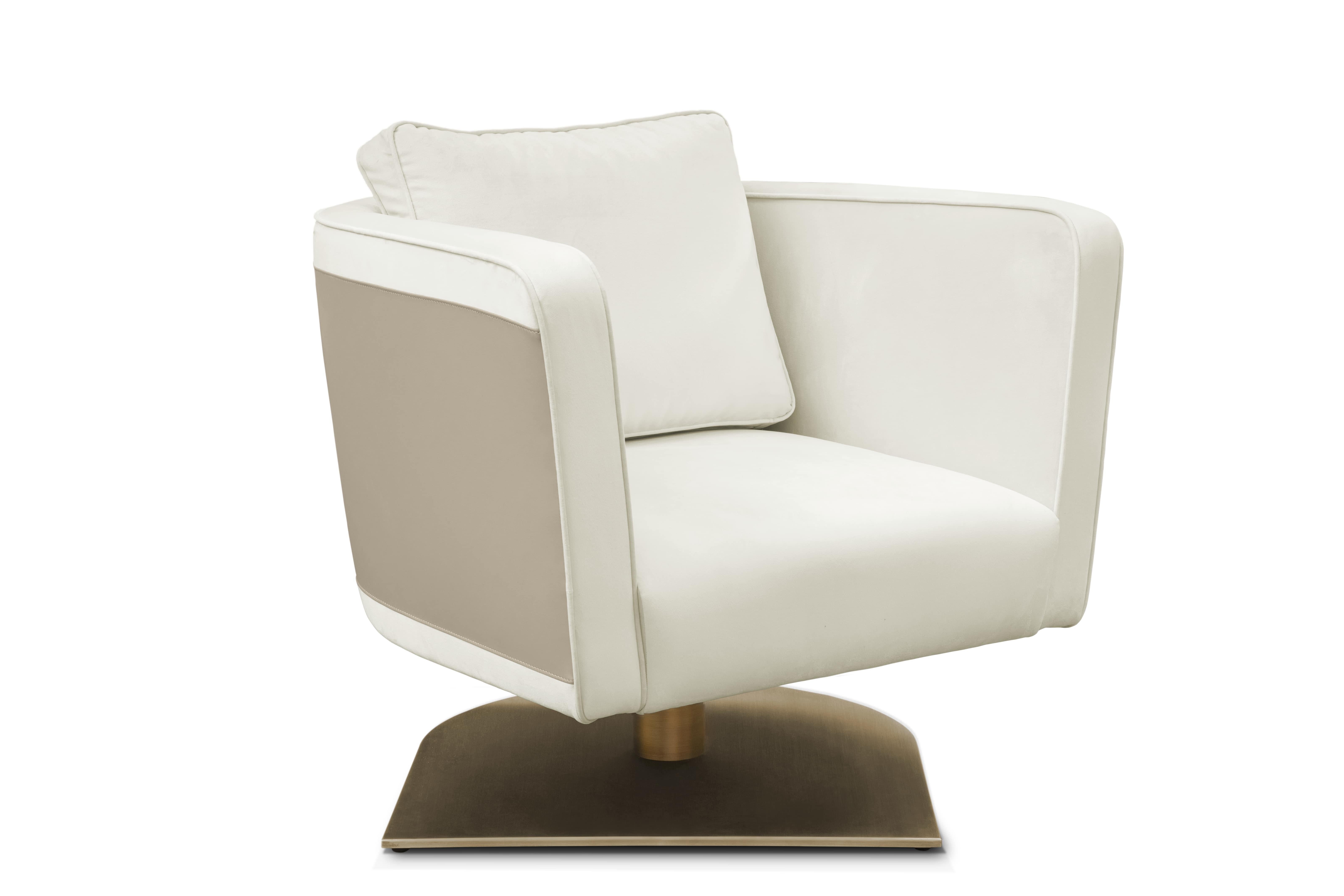 This Contemporary Modern Evaluna Velvet and Bronze Brass Armchair by Caffe Latte, with a wide and elegant foot, perfectly complements the design of the upholstery used in the arms, seating, and back. Made with velvet and bronze brass, althought it