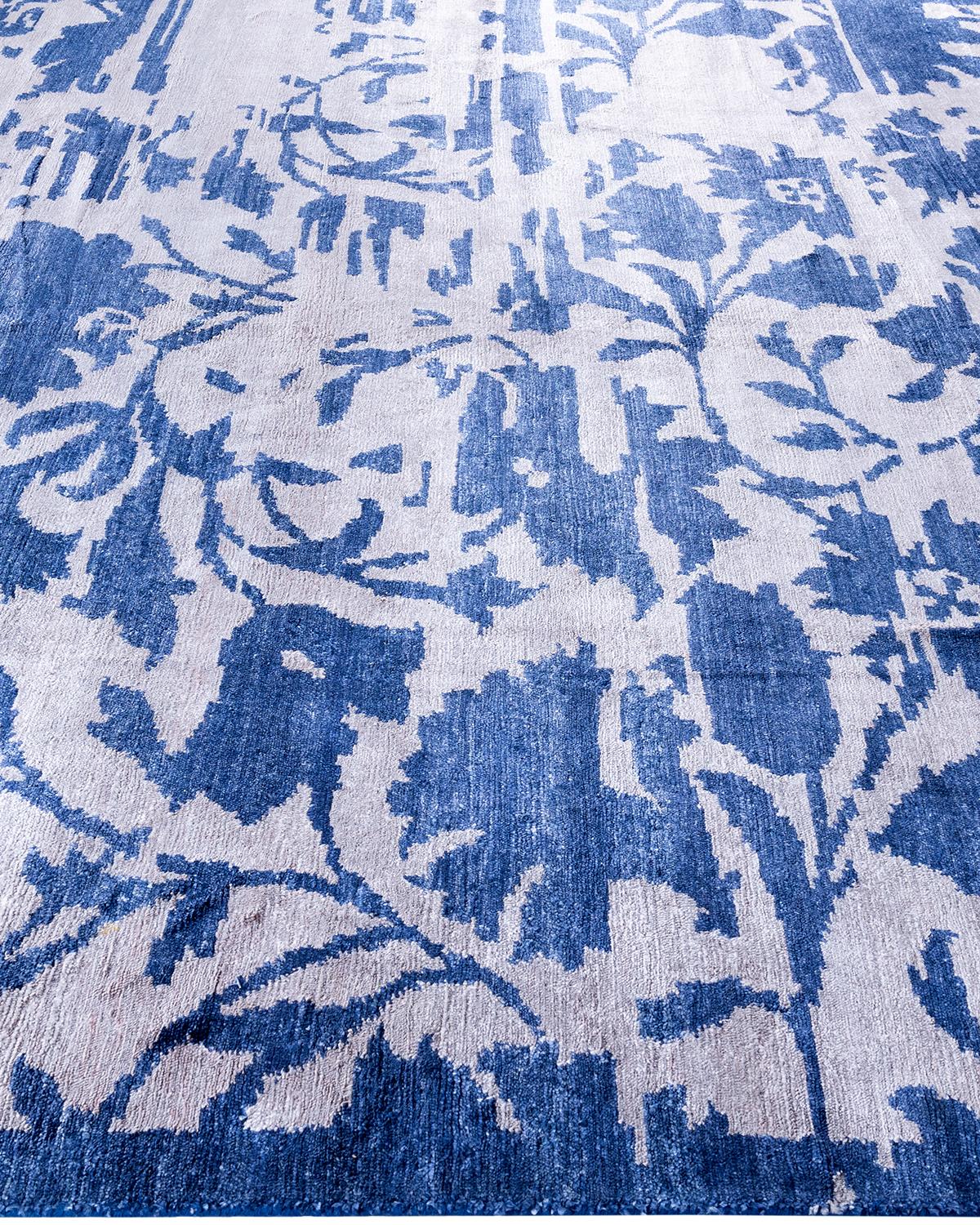 Annodato a mano Tappeto moderno e contemporaneo in seta astratta annodata a mano di colore blu, 8' 1