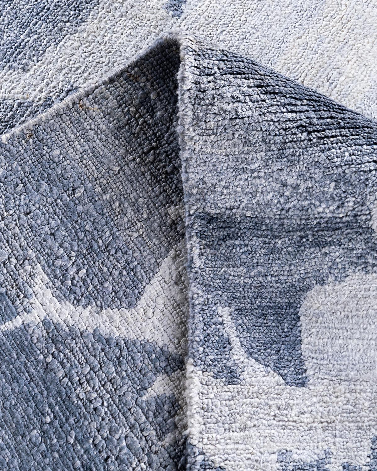 XXI secolo e contemporaneo Tappeto moderno contemporaneo in seta astratta annodata a mano di colore grigio 9' 2