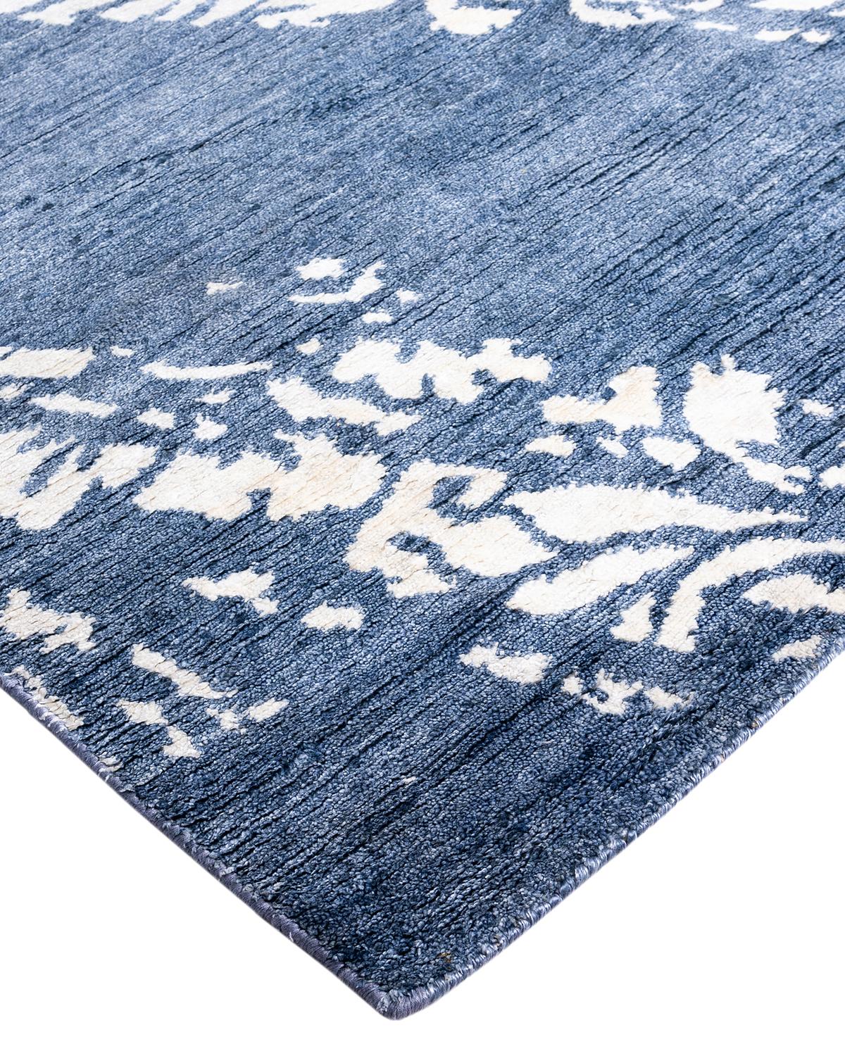 Frescas, llenas de vida y, sobre todo, lujosas, las alfombras de la colección Modern pueden revitalizar una habitación tradicional con la misma elegancia que un espacio más contemporáneo. El opulento dibujo de esta alfombra procede de la rica