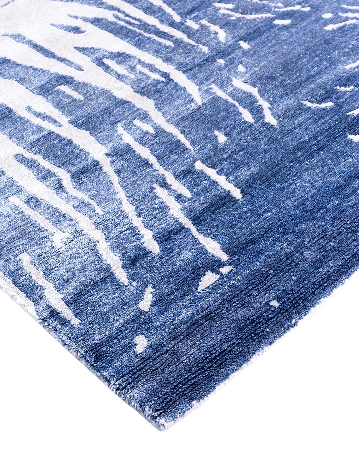 Frais, pleins d'entrain et surtout luxueux, les tapis de la collection Modern peuvent revigorer une pièce traditionnelle avec autant de grâce qu'ils peuvent donner du relief à un espace plus contemporain. Le motif opulent de ce tapis est dérivé de