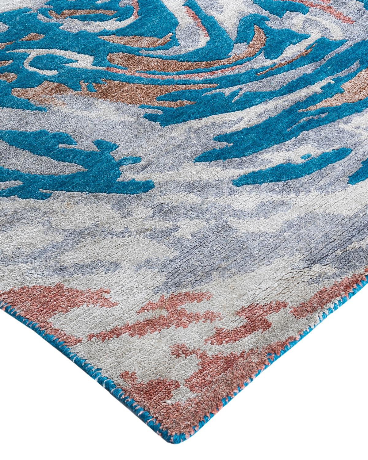 Freschi, vivaci e soprattutto lussuosi, i tappeti della collezione Modern sono in grado di ravvivare una stanza tradizionale con la stessa grazia con cui possono mettere a terra uno spazio più contemporaneo. Il motivo opulento di questo tappeto