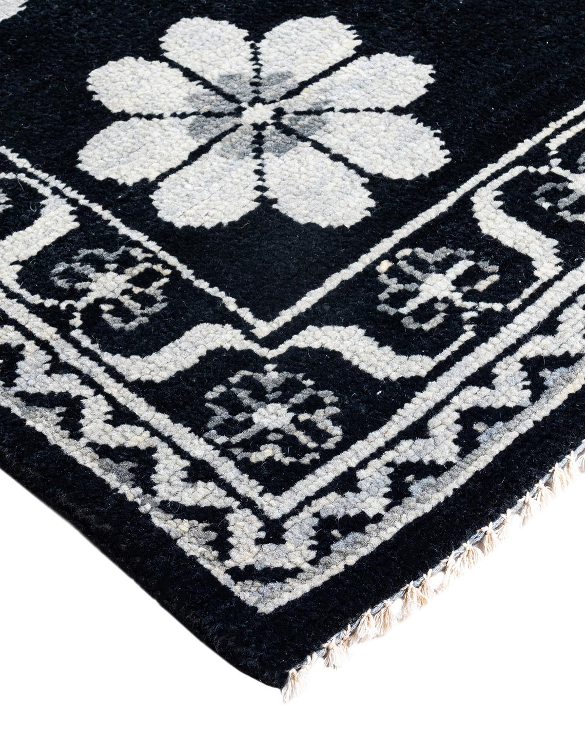 Frescas, llenas de vida y, sobre todo, lujosas, las alfombras de la colección Modern pueden revitalizar una habitación tradicional con la misma elegancia que un espacio más contemporáneo. El opulento dibujo de esta alfombra procede de la rica