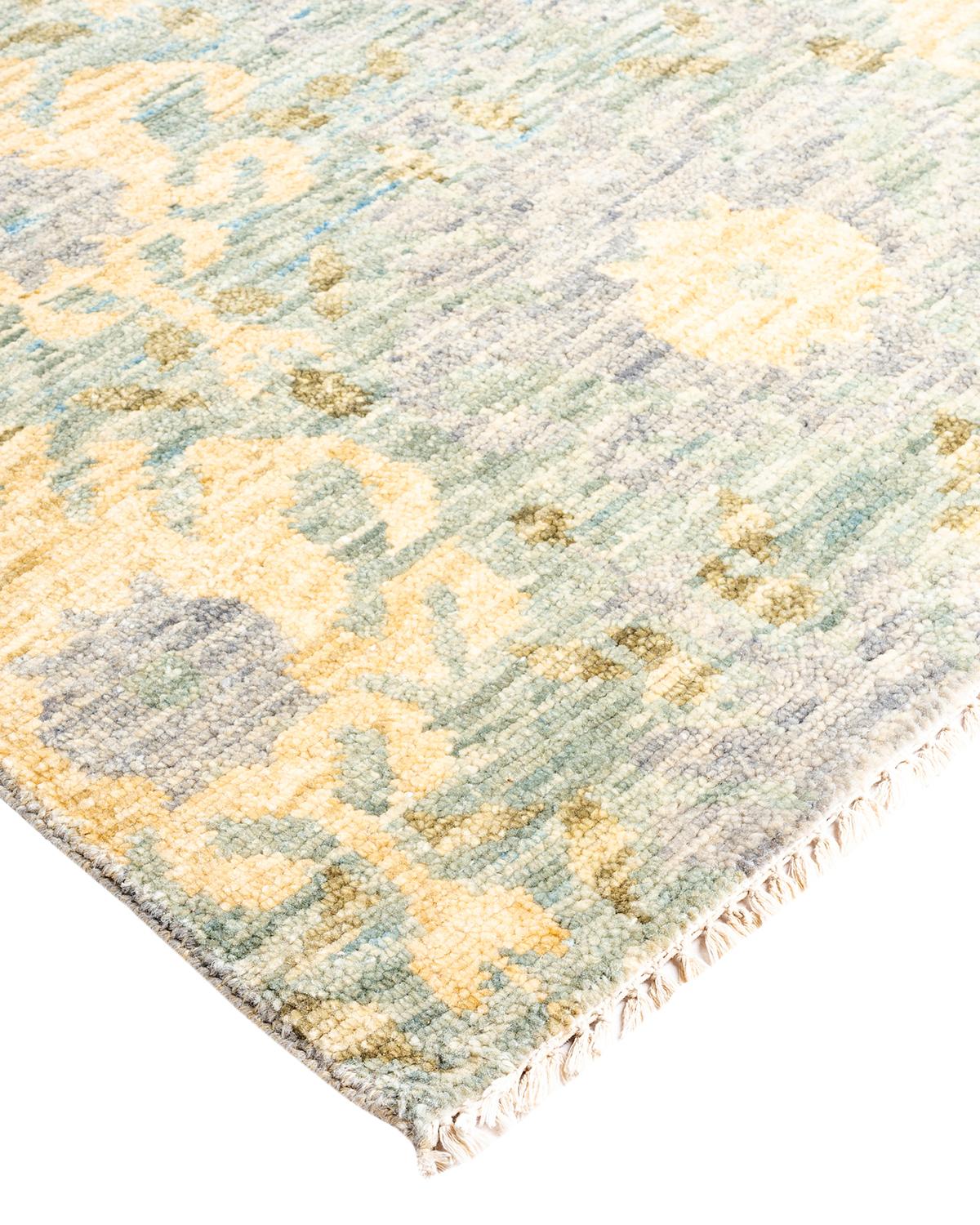 Frescas, llenas de vida y, sobre todo, lujosas, las alfombras de la colección Modern pueden revitalizar una habitación tradicional con la misma elegancia que un espacio más contemporáneo. El opulento dibujo de esta alfombra procede de la rica