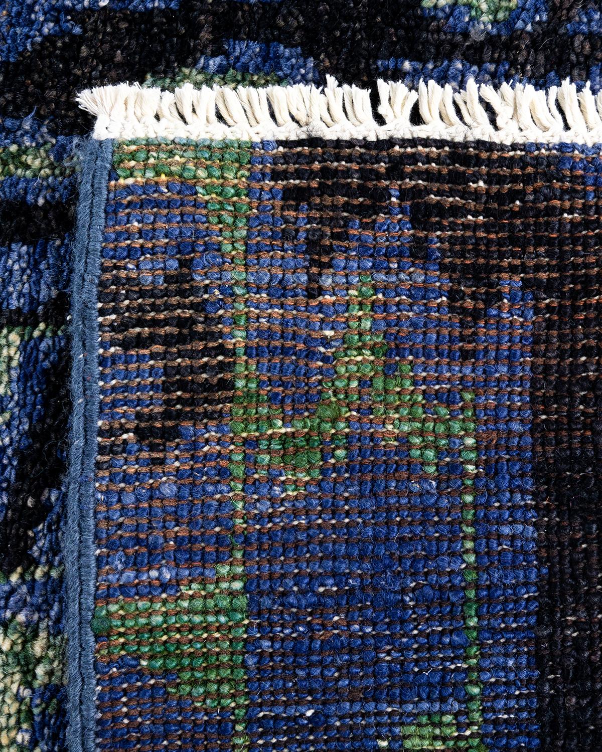 Contemporary Modern Hand Knotted Wool Black Runner (21. Jahrhundert und zeitgenössisch) im Angebot