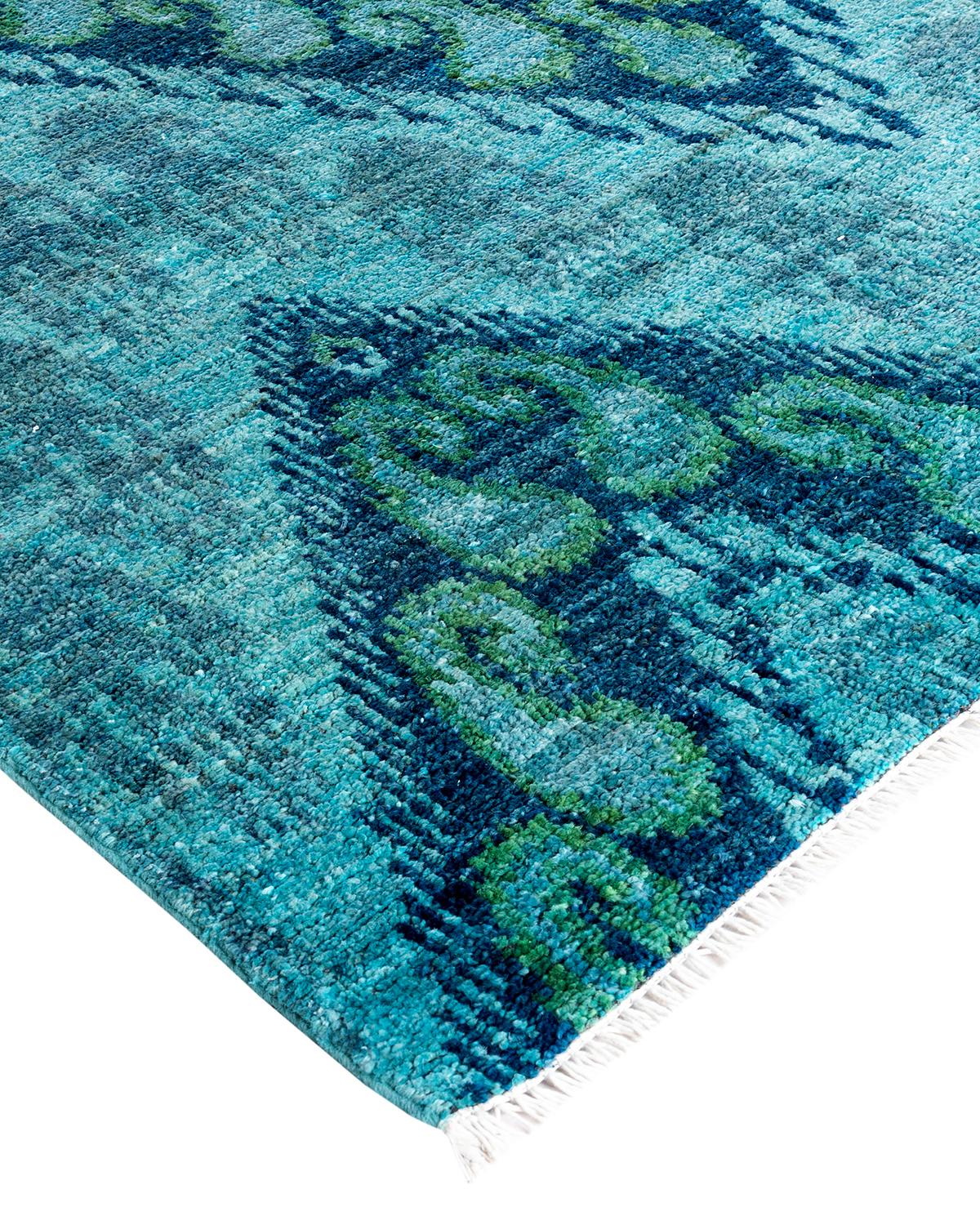Frais, pleins d'entrain et surtout luxueux, les tapis de la collection Modern peuvent revigorer une pièce traditionnelle avec autant de grâce qu'ils peuvent donner du relief à un espace plus contemporain. Le motif opulent de ce tapis est dérivé de