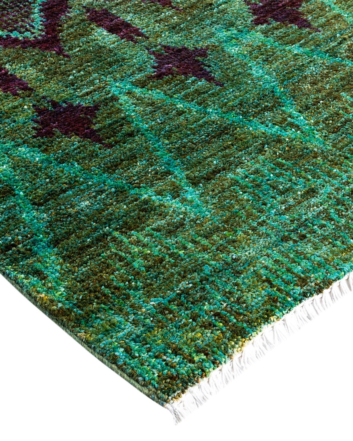 Vibrance-Teppiche sind der Inbegriff von Klassik mit Pfiff: traditionelle Muster in leuchtenden Farben gefärbt. Jeder handgeknüpfte Teppich wird mit einem 100 % natürlichen botanischen Farbstoff gewaschen, der verborgene Nuancen in den Mustern