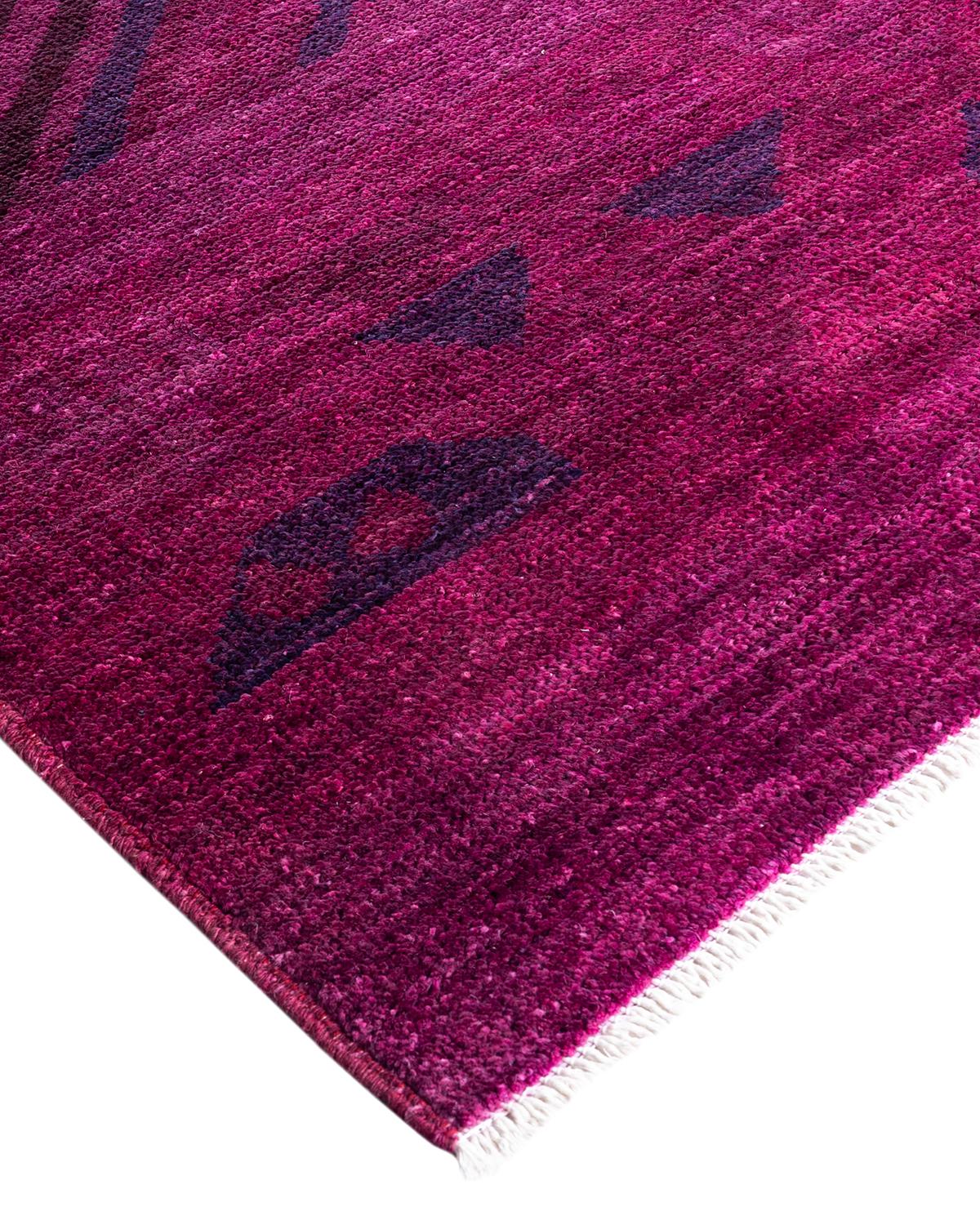 Frais, pleins d'entrain et surtout luxueux, les tapis de la collection Modern peuvent revigorer une pièce traditionnelle avec autant de grâce qu'ils peuvent donner du relief à un espace plus contemporain. Le motif opulent de ce tapis est dérivé de