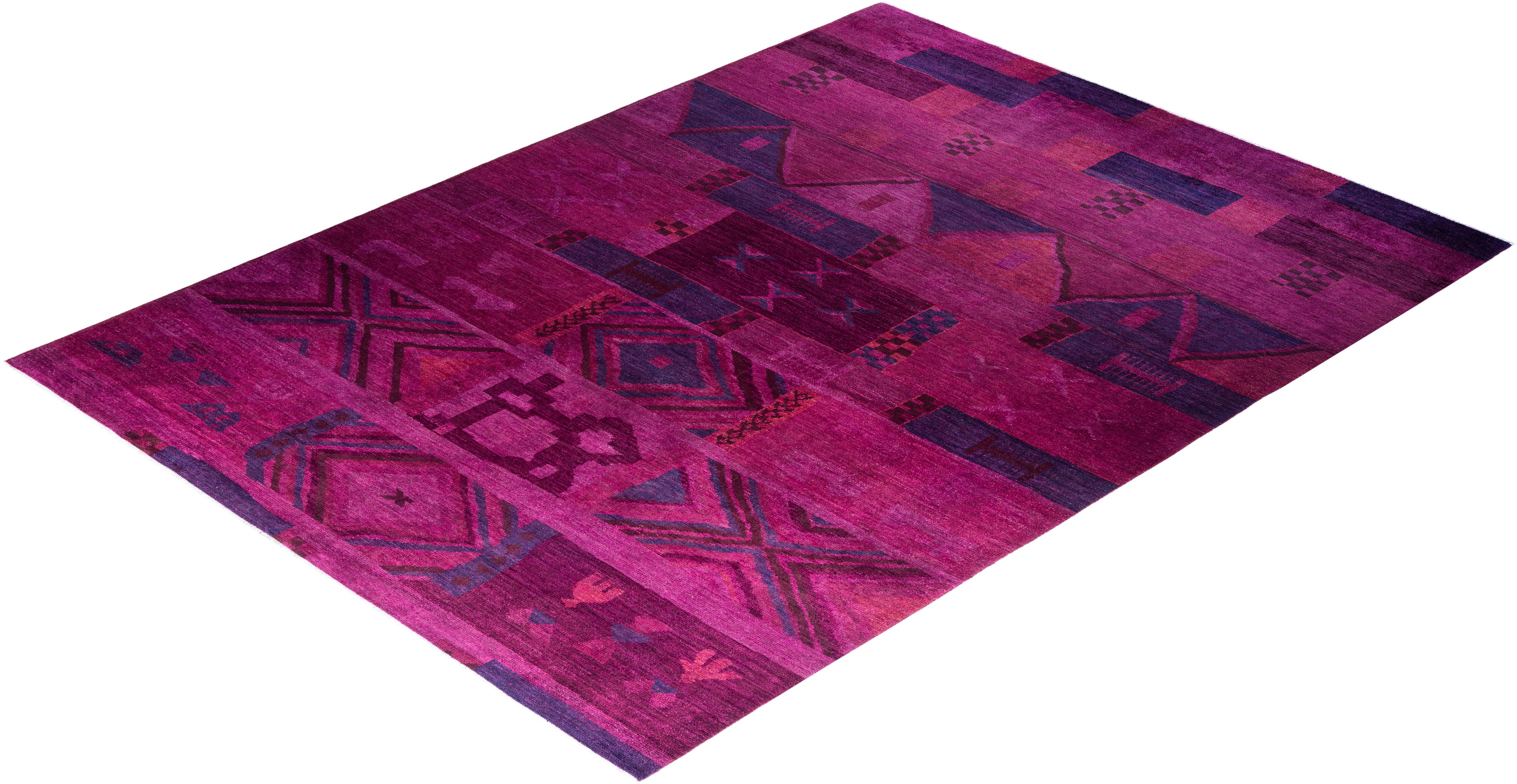 Tapis de sol contemporain moderne en laine nouée à la main, de couleur rose en vente 2