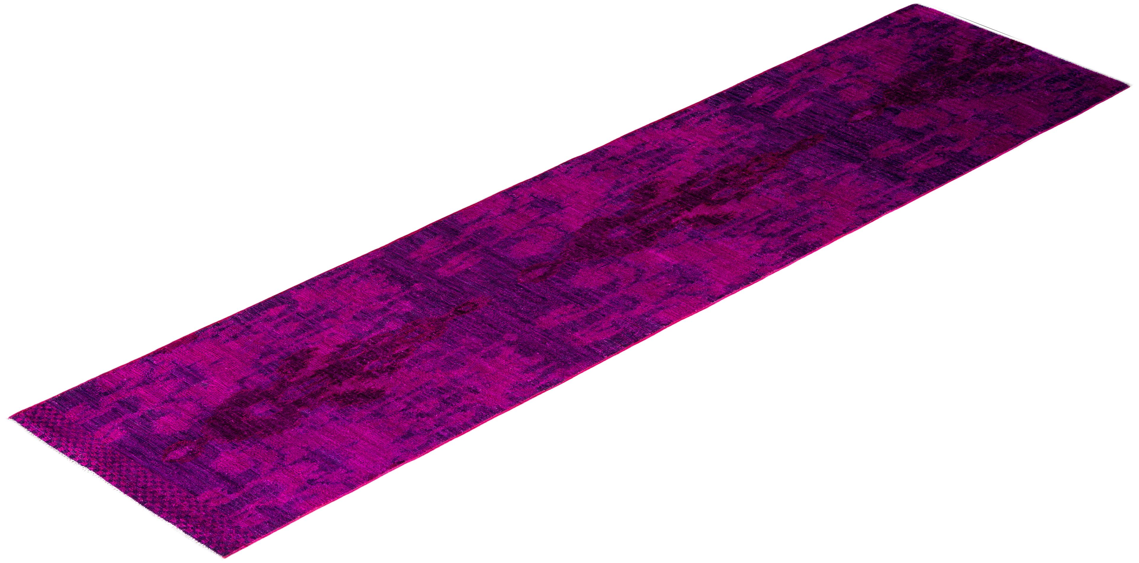 Tapis de course Contemporary Modernity en laine nouée à la main rose 2' 6
