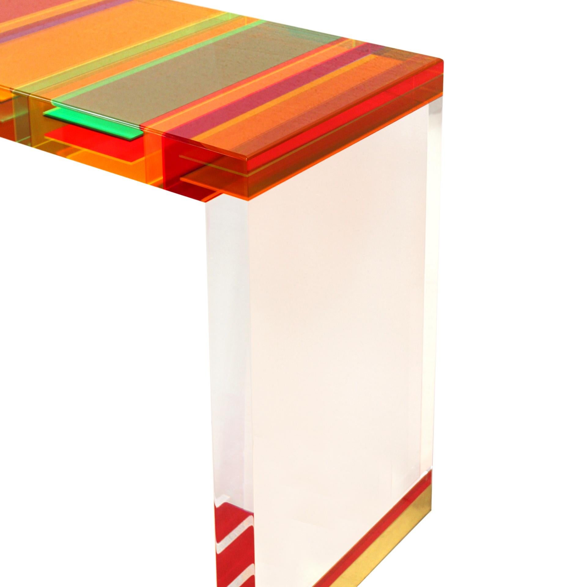 Console italienne contemporaine en méthacrylate coloré et laiton conçue par Superego Bon état - En vente à Madrid, ES