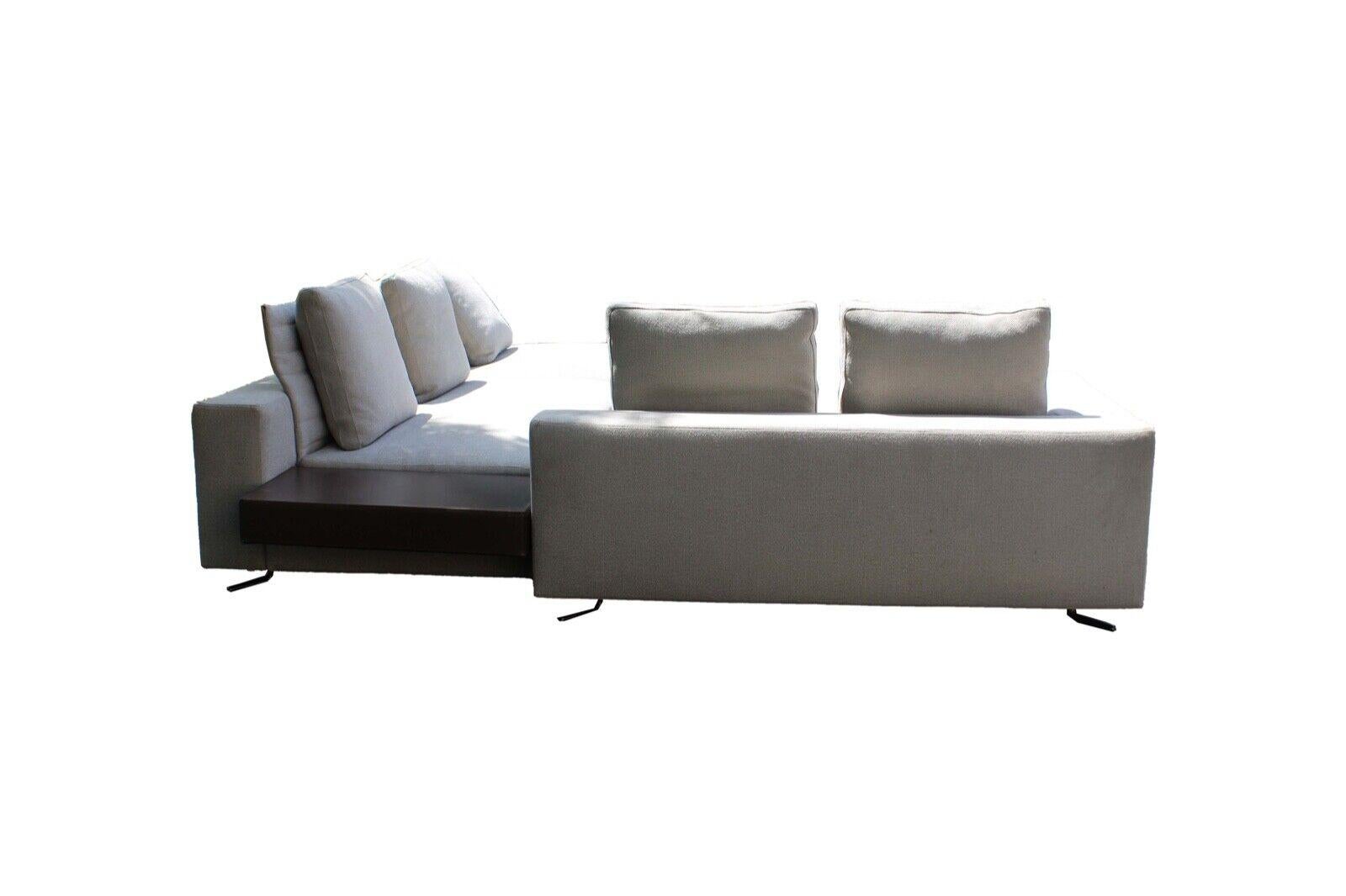 Contemporary Modern Italian Minotti Grey Sectional Sofa Attached Side Tables In Good Condition In Keego Harbor, MI