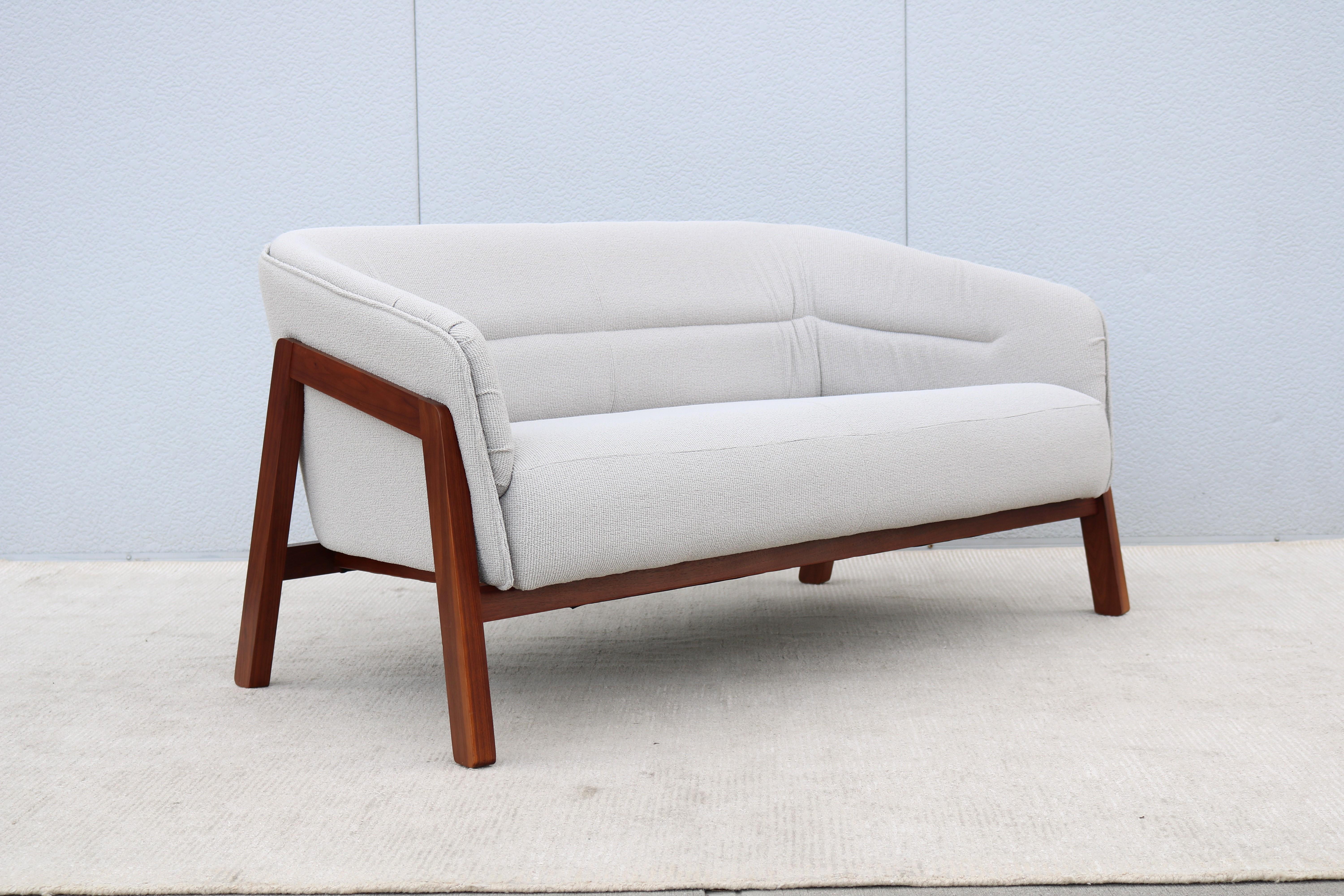 Contemporary Modern Justin Champaign for Jasper Group Indie Two Seat Loveseat en vente 2