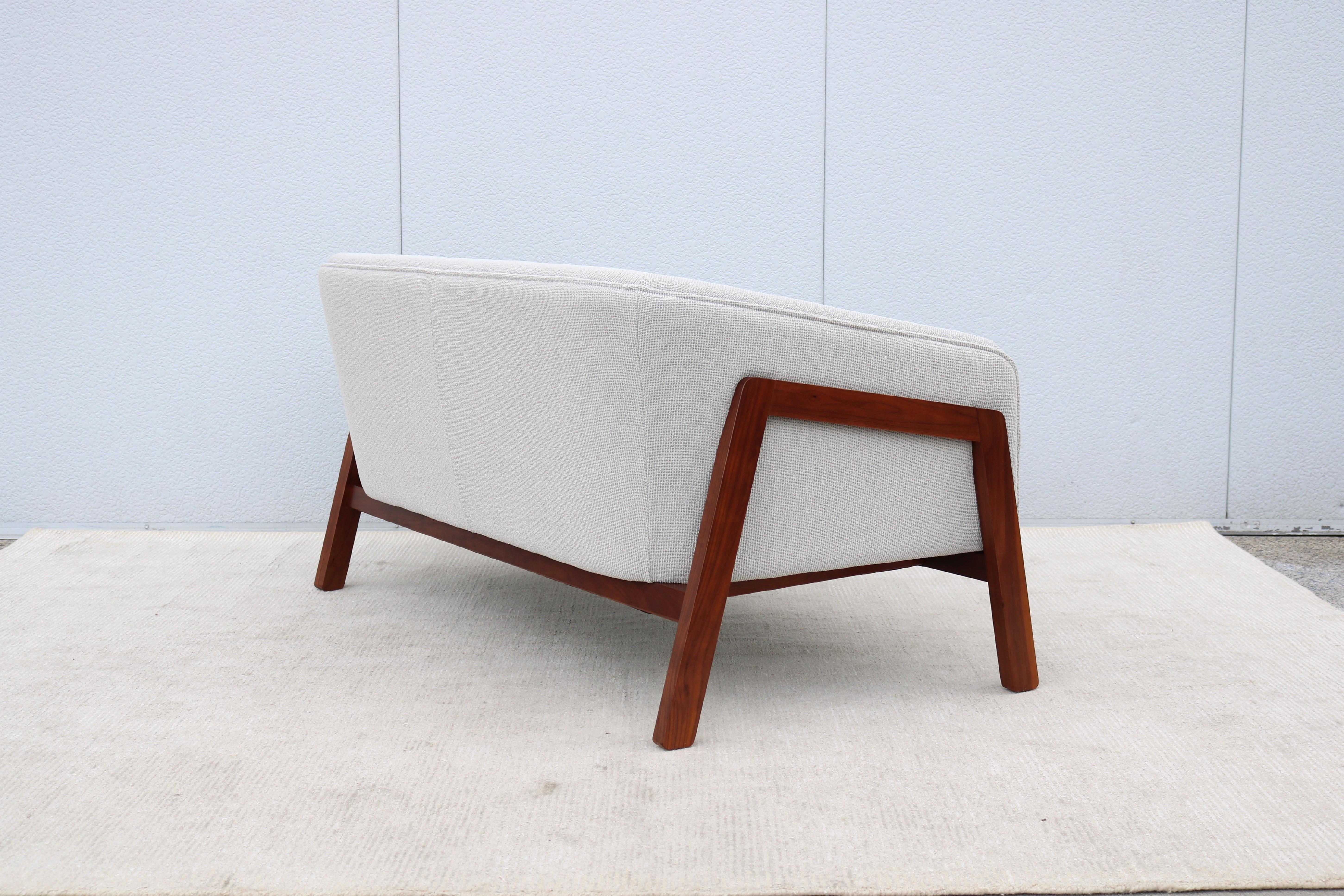 Contemporary Modern Justin Champaign for Jasper Group Indie Two Seat Loveseat en vente 4