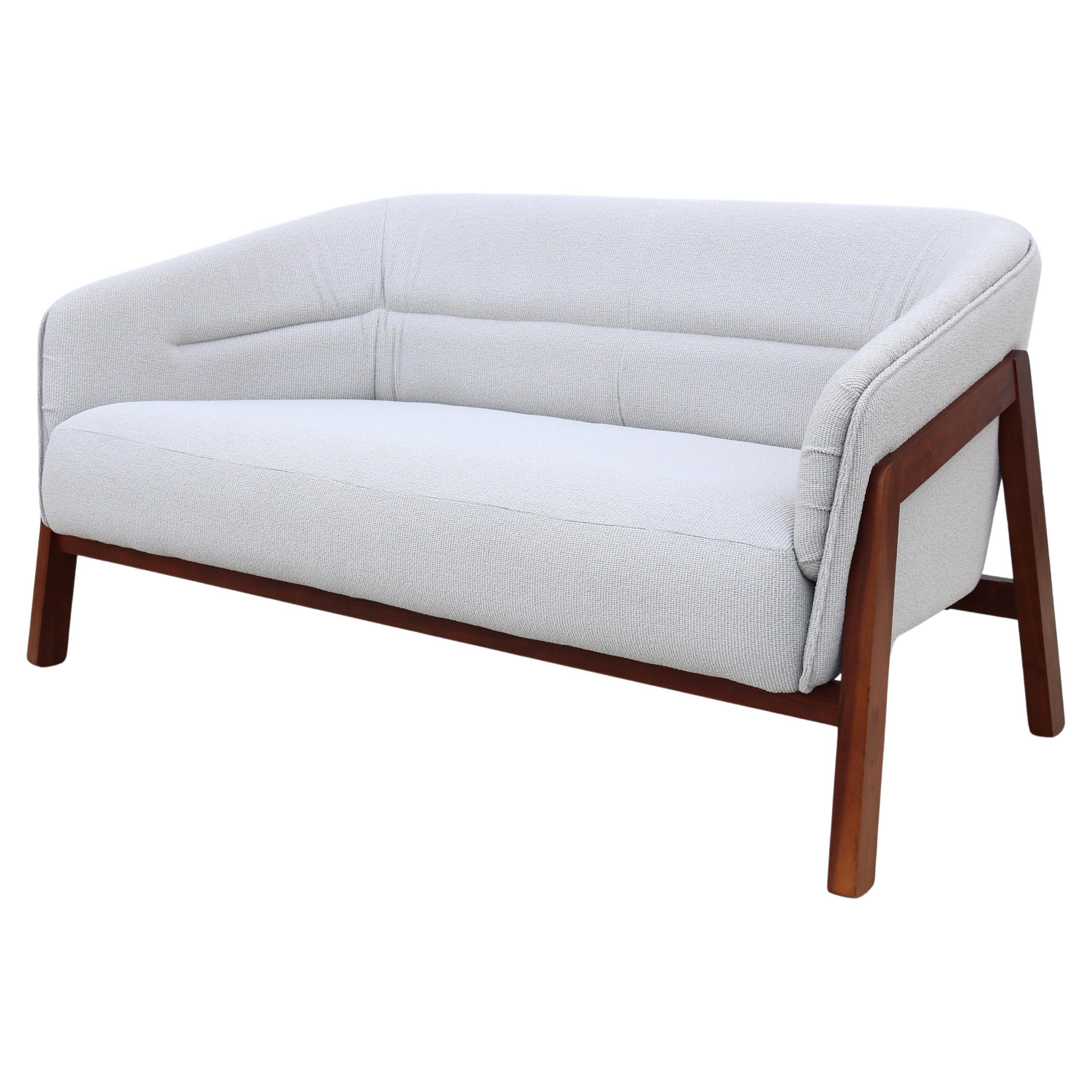 Contemporary Modern Justin Champaign für Jasper Group Indie Zweisitzer Loveseat