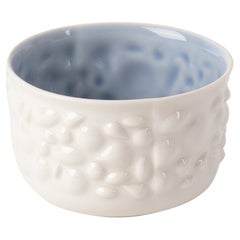 Tasse à café contemporaine moderne en porcelaine Justine sans poignée, blanc et bleu