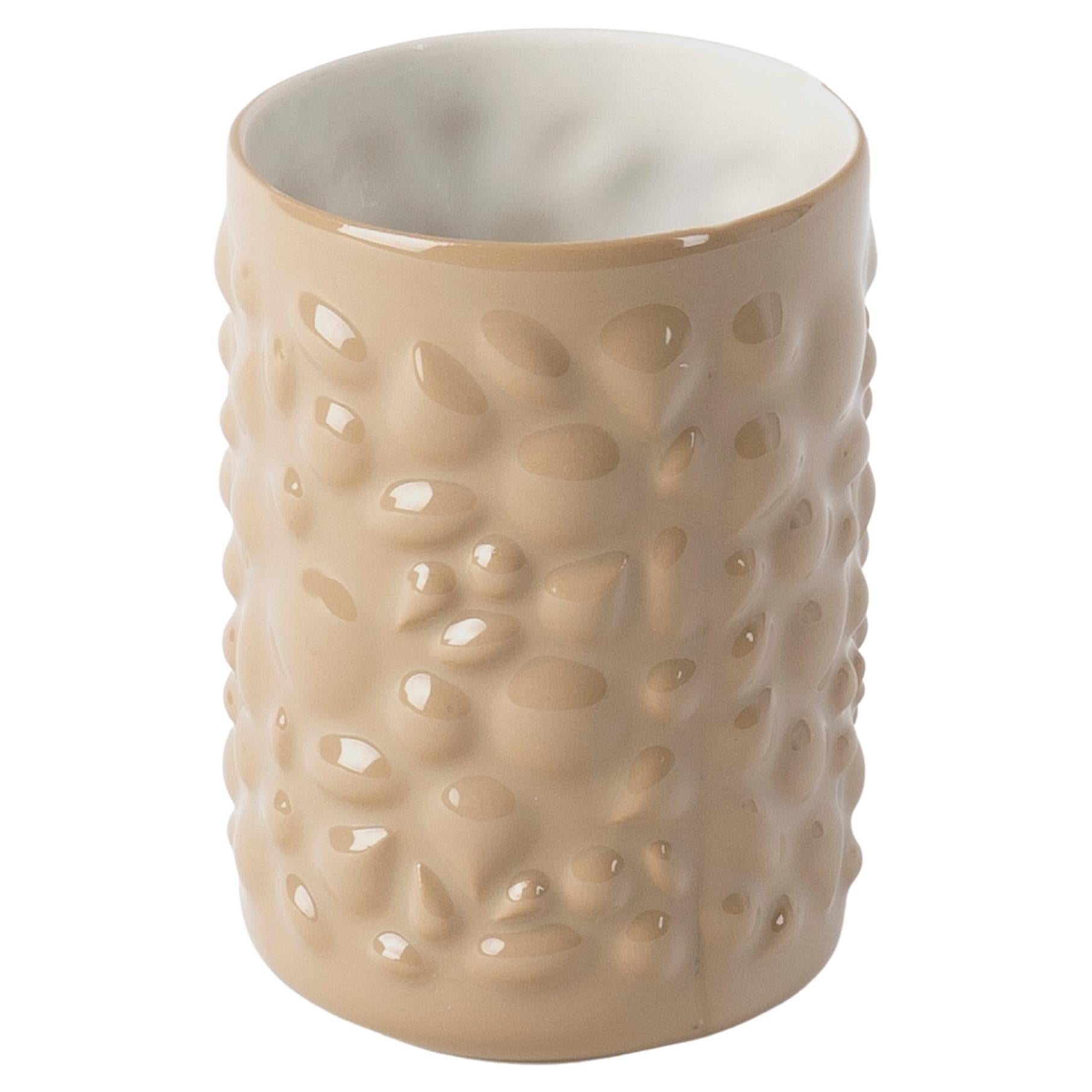 Tasse à thé contemporaine moderne en porcelaine Justine sans poignée, beige et blanc