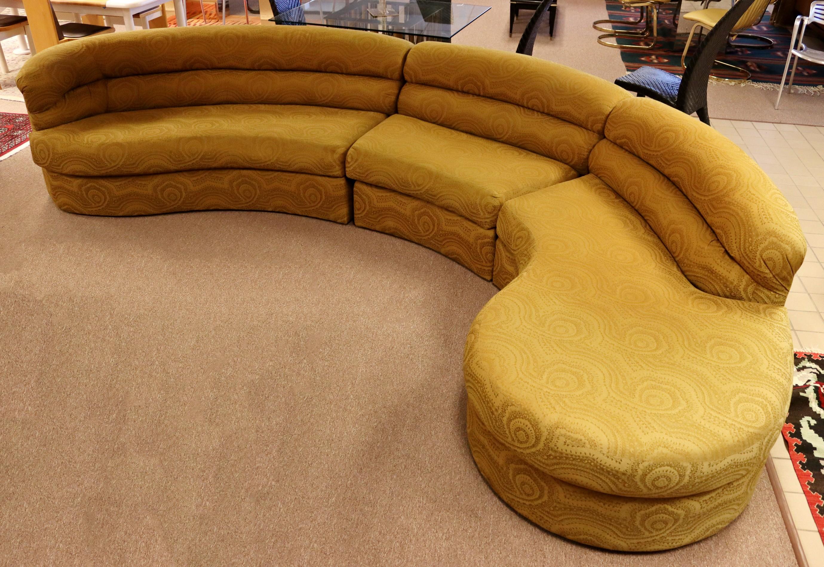 American Contemporary Modern Directional Sculptural Serpentine Sofa Sectional, 1980s