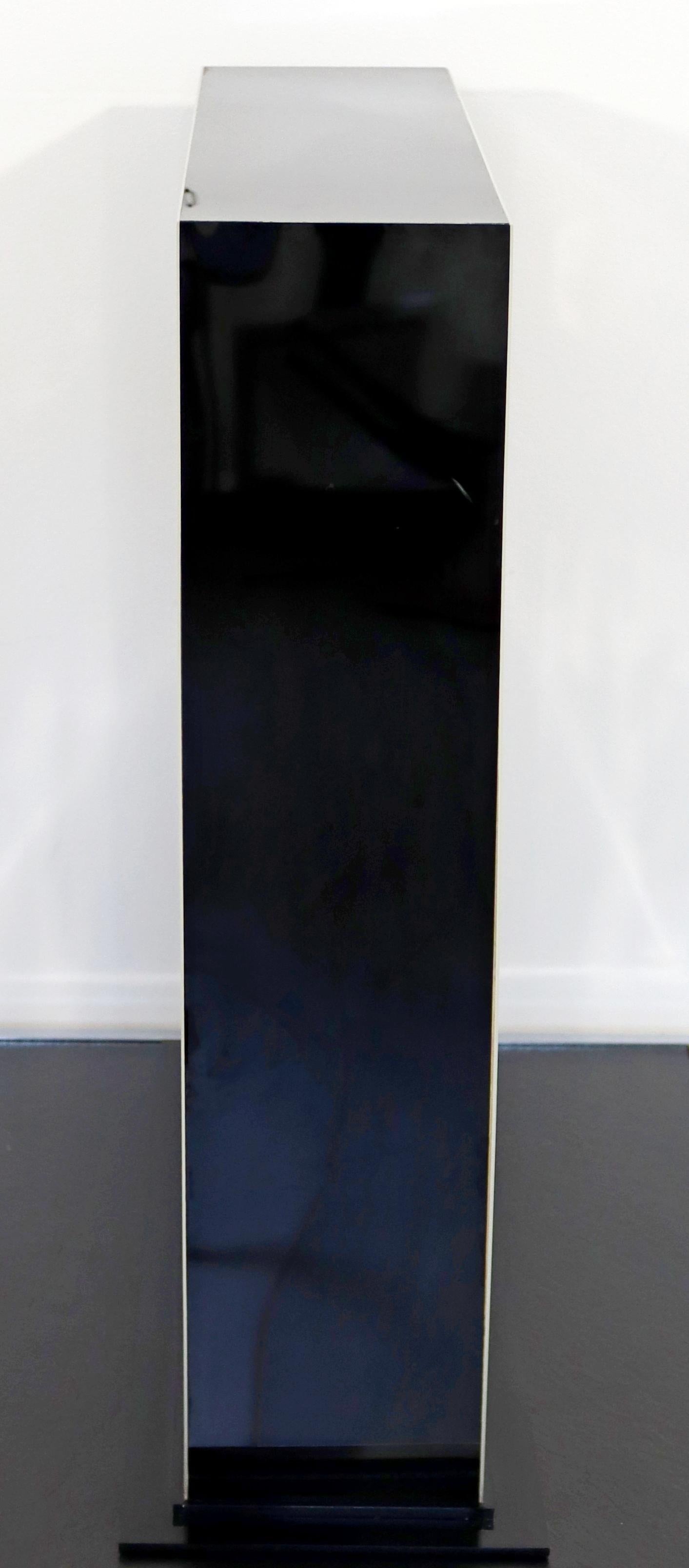 Contemporary Modern Leslie Silva Talisman III Shadow Box Art Table Sculpture 80s In Good Condition In Keego Harbor, MI