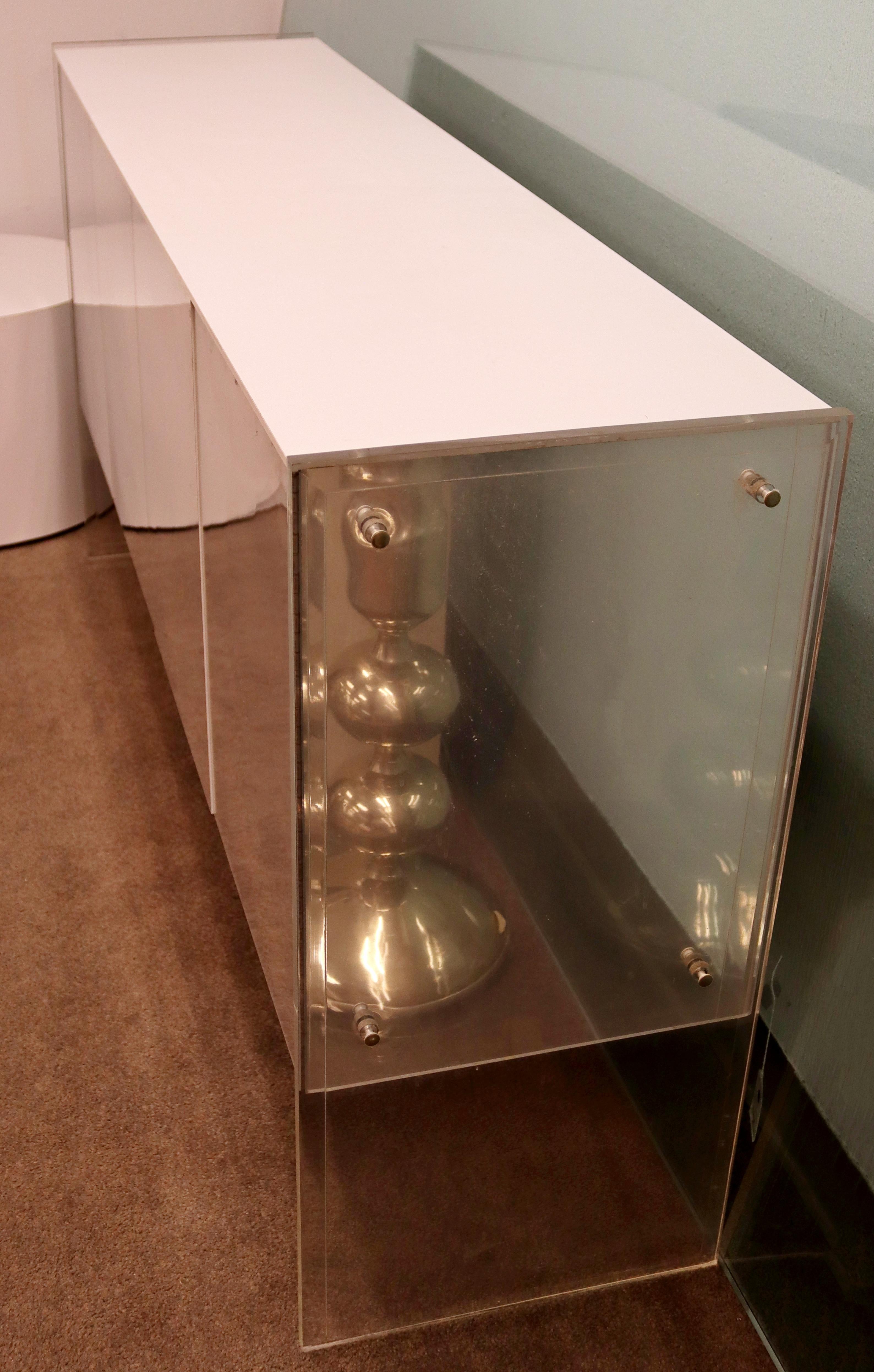 Contemporary Modern Lucite Acrylic Chrome Sideboard Credenza 1980s White Mirror In Good Condition In Keego Harbor, MI