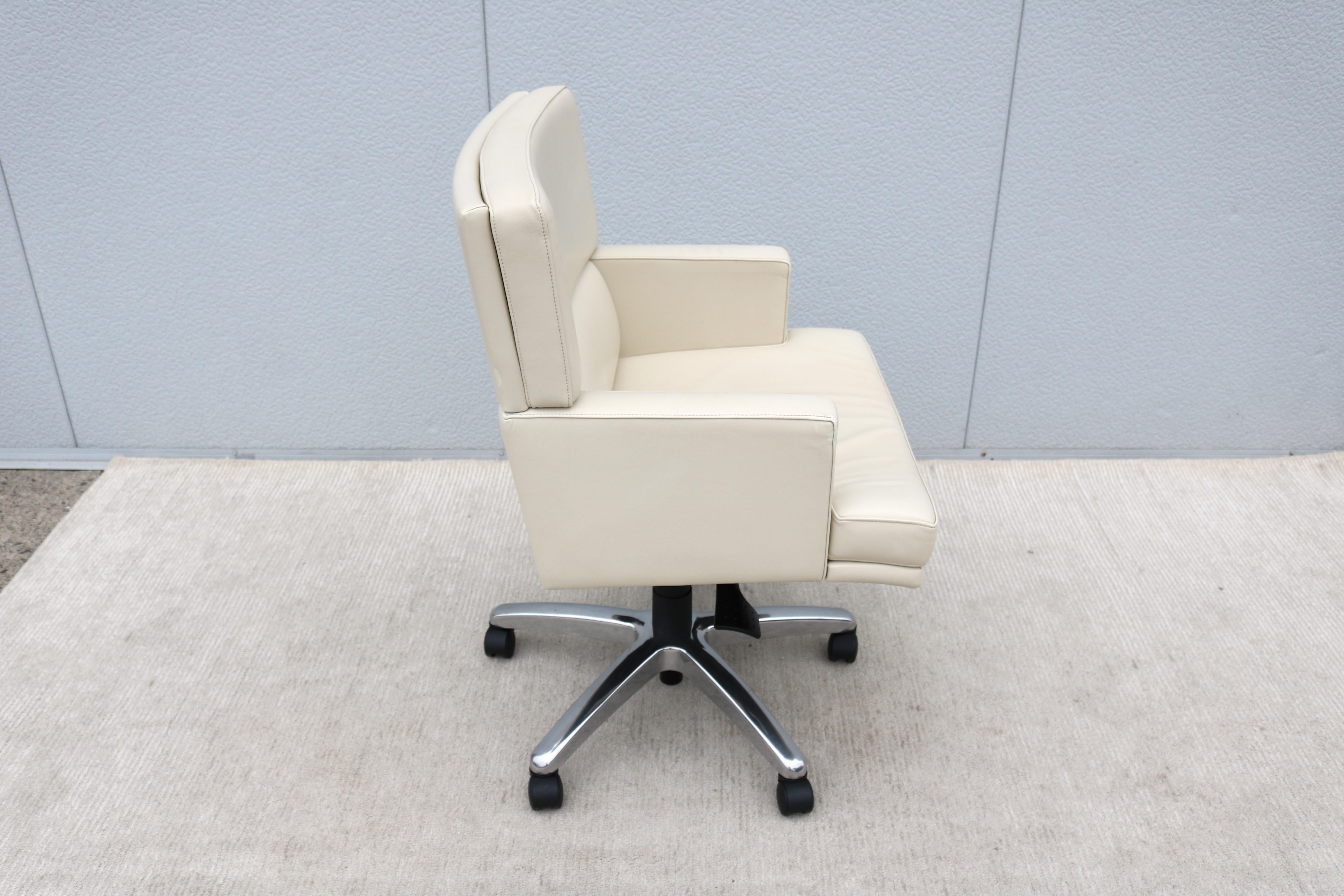 Silla de oficina moderna contemporánea Martin Brattrud Braemar de cuero con respaldo medio en venta 3