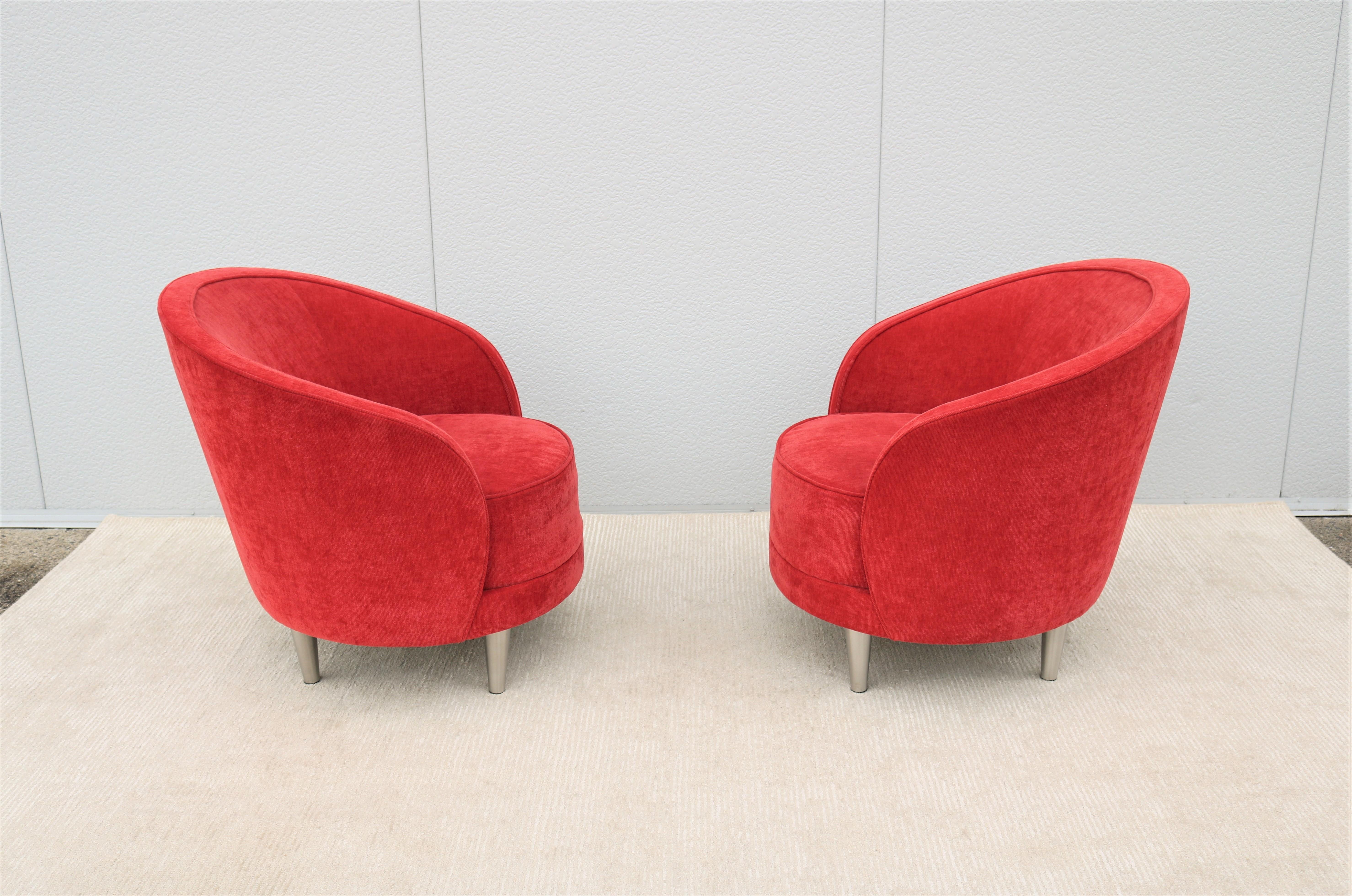 Paire de chaises longues modernes contemporaines Martin Brattrud Kinsale en forme de tonneau rouge en vente 2
