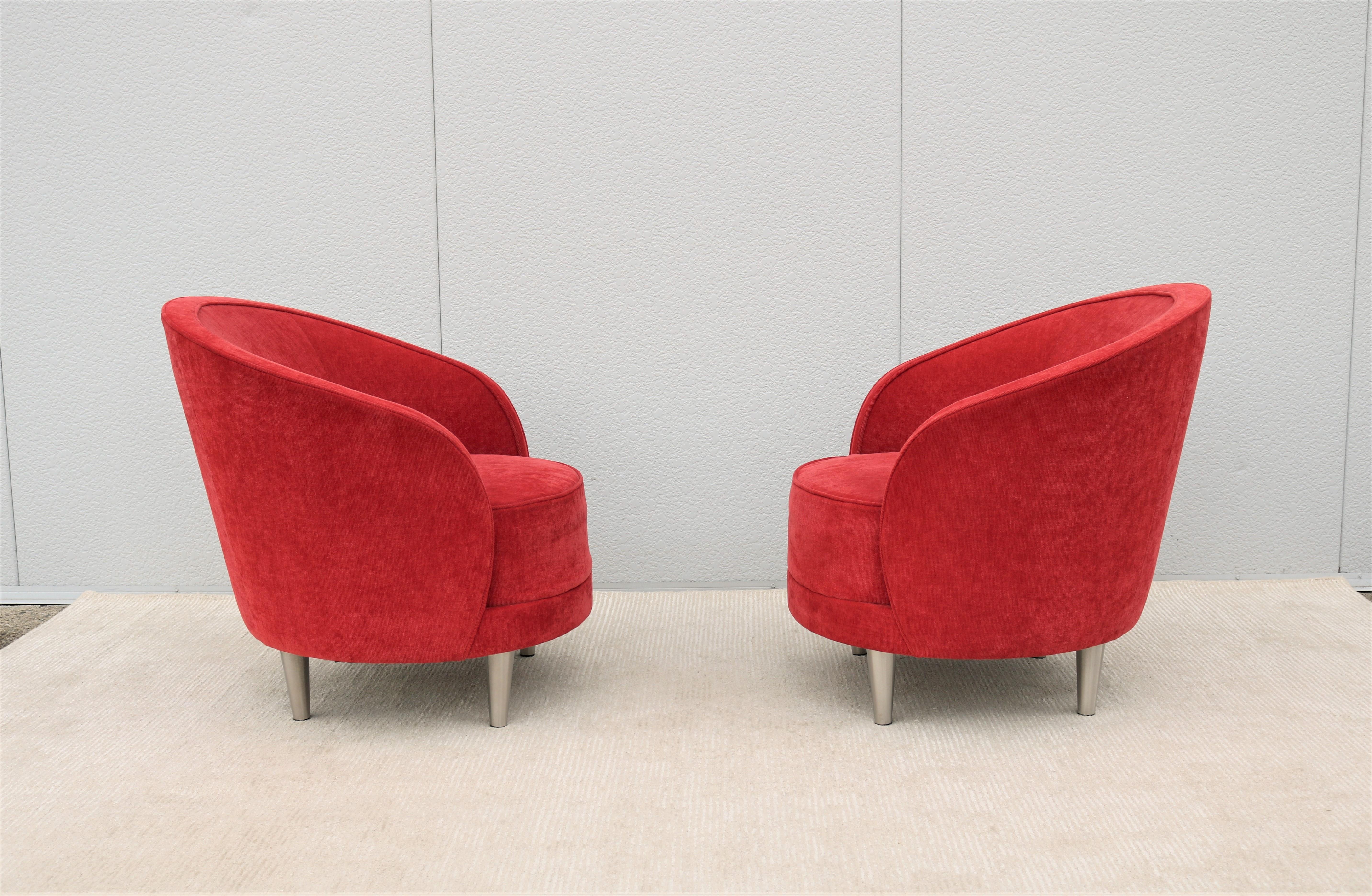 Paire de chaises longues modernes contemporaines Martin Brattrud Kinsale en forme de tonneau rouge en vente 3
